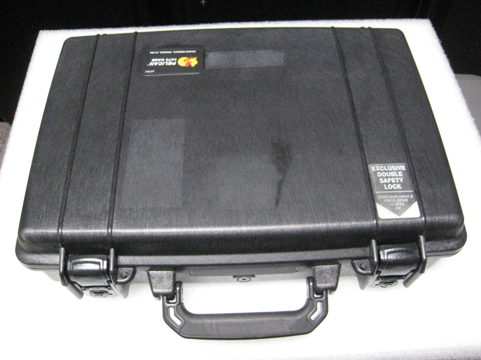 Pelican 1470 Case 2 Keys & Pick & Pluck Foam 16.88 x 13.23 x 4.47” New Read Desc