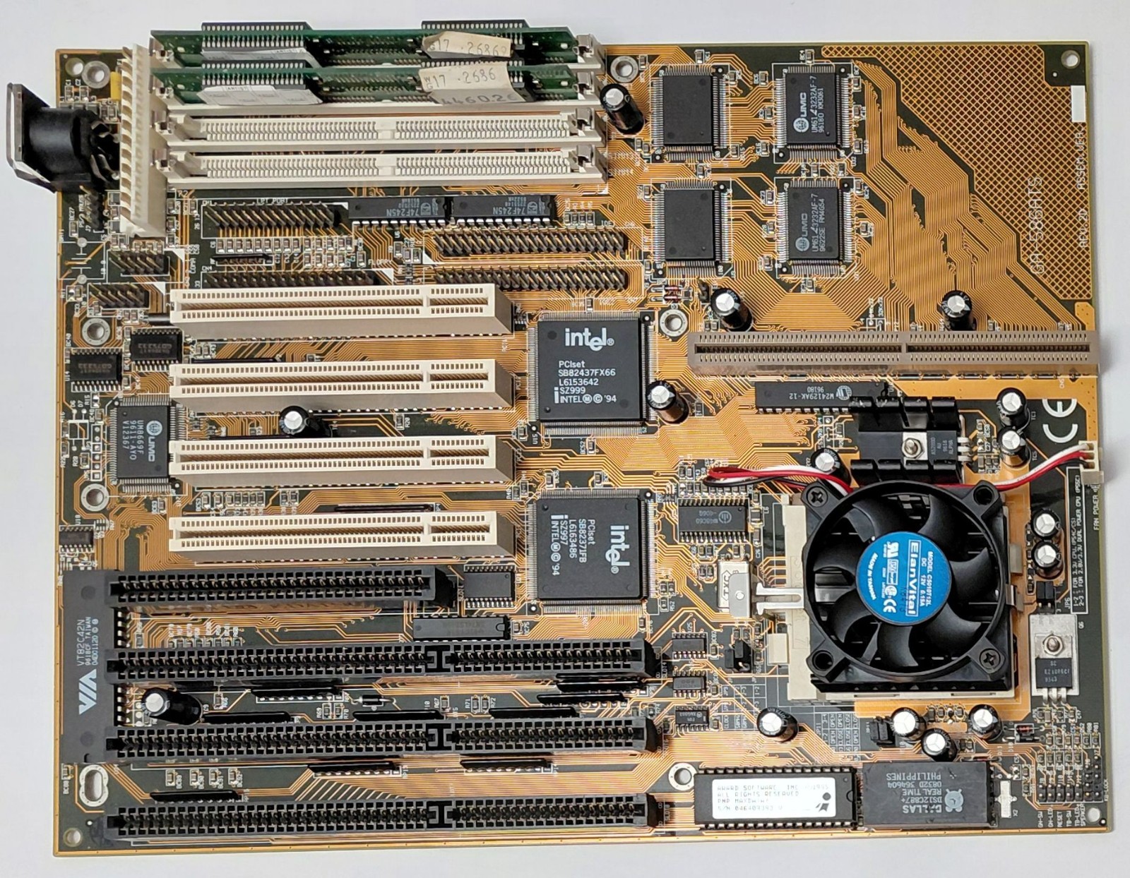 Gigabyte GA-586ATS ISA Socket 7 Retro Motherboard + Intel Pentium 90MHz + 16MB RAM