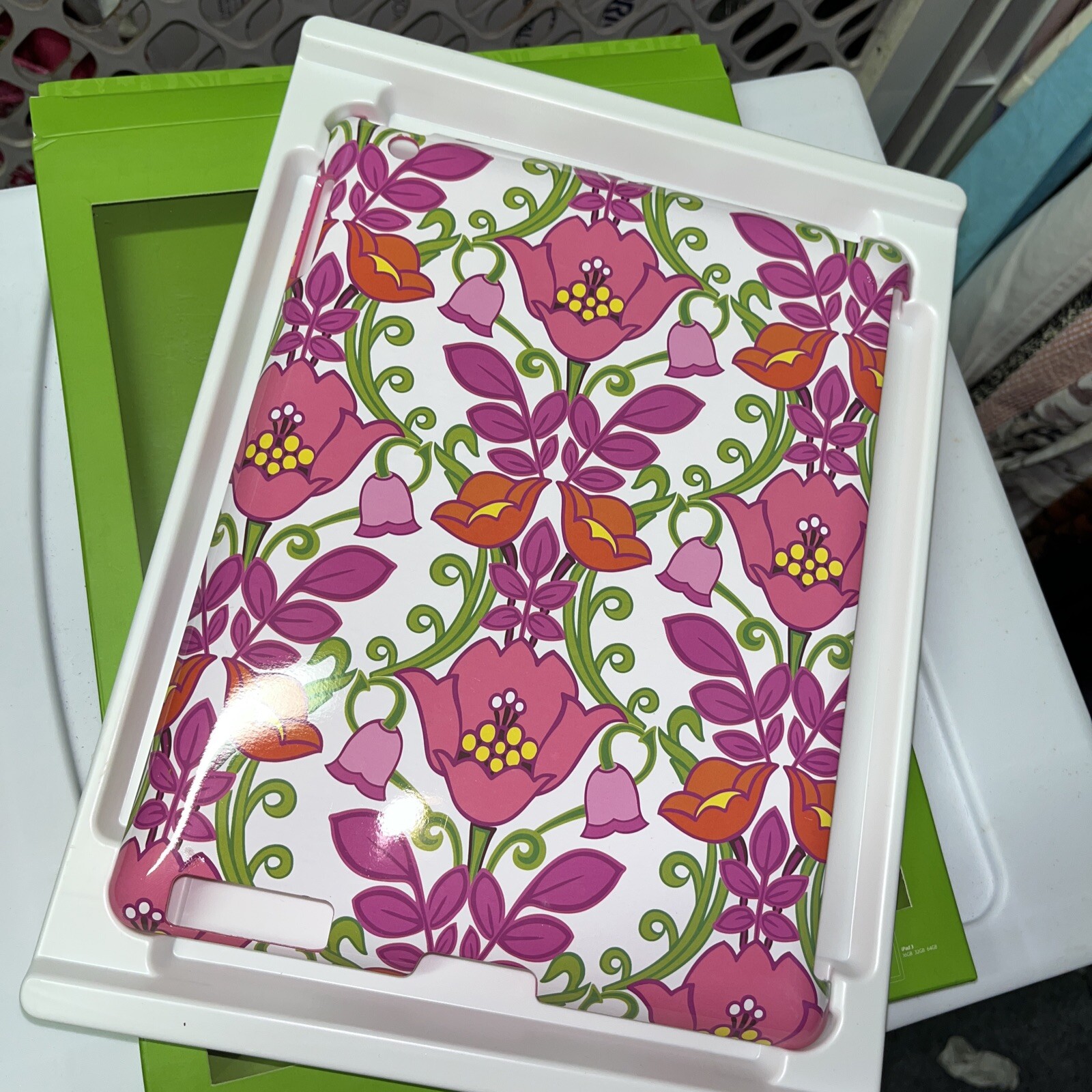 Vera Bradley Snap on Case for IPad 2 or 3 Lilli Bell NIB $48