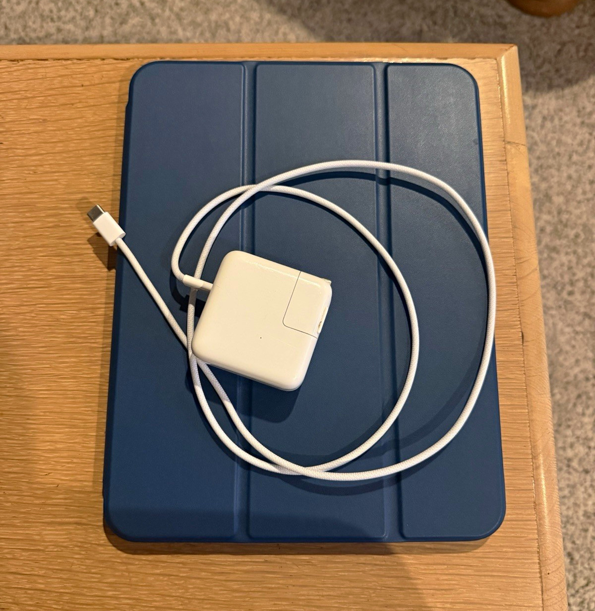 Apple iPad 10.9in 128GB Wi‑Fi Tablet w/ Blue Tri-Fold Case & Charger Bundle