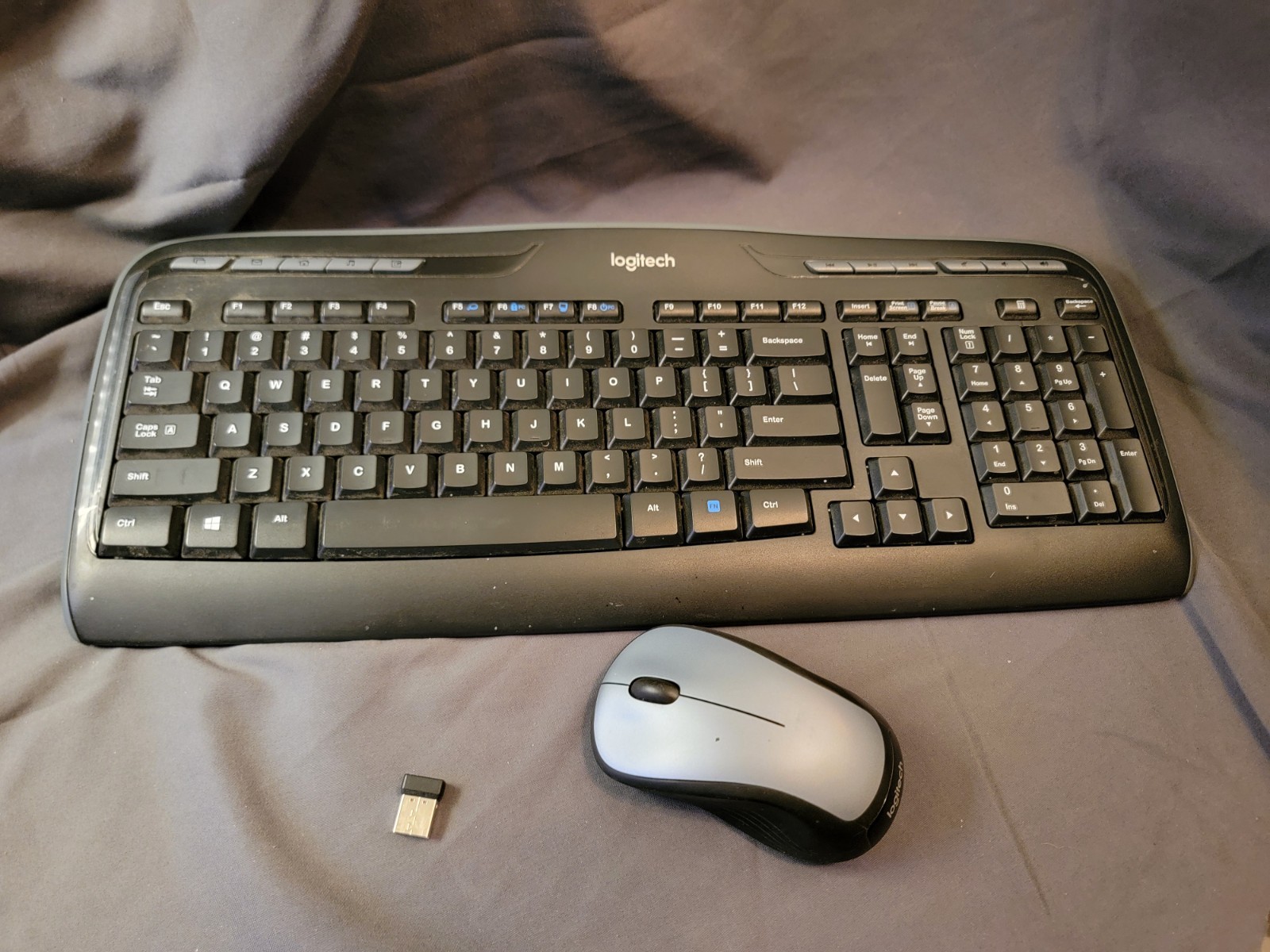 Logitech MK335 Quiet Wireless Keyboard & Mouse Combo Black/Silver
