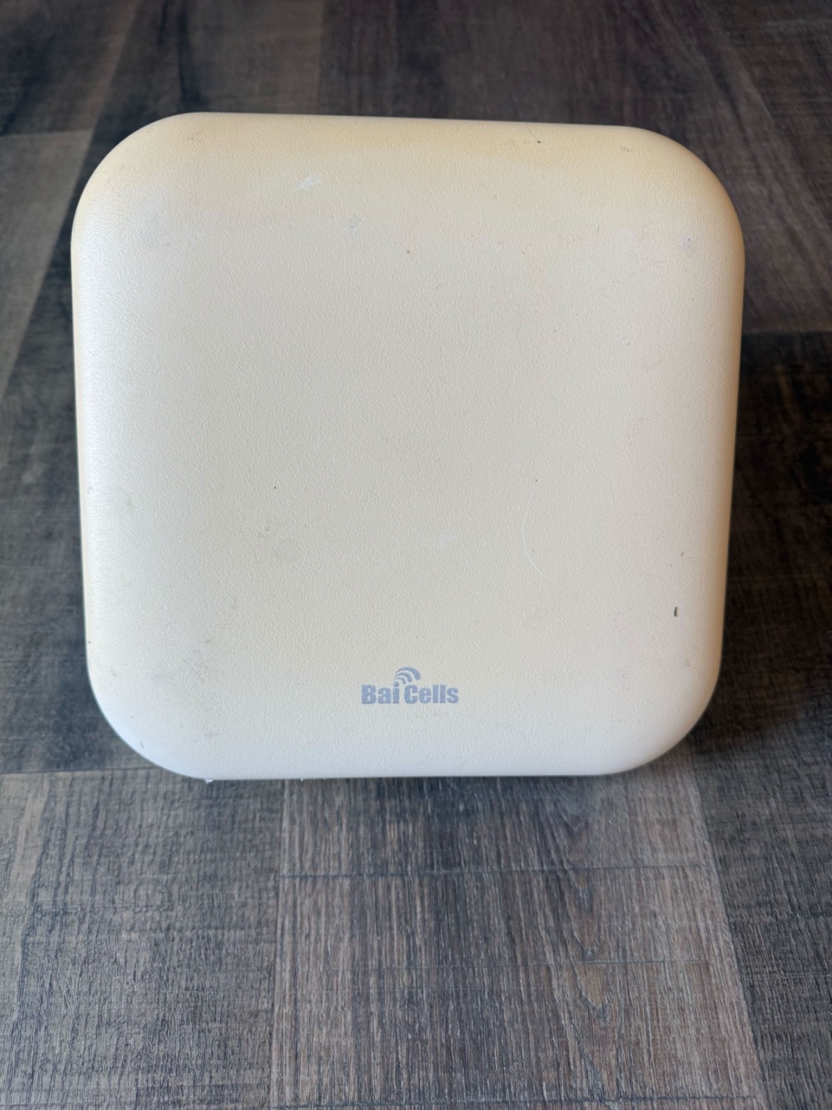 BaiCell Atom OD04 19.5dBi Outdoor EG7035E-M11 3GHz LTE CPE