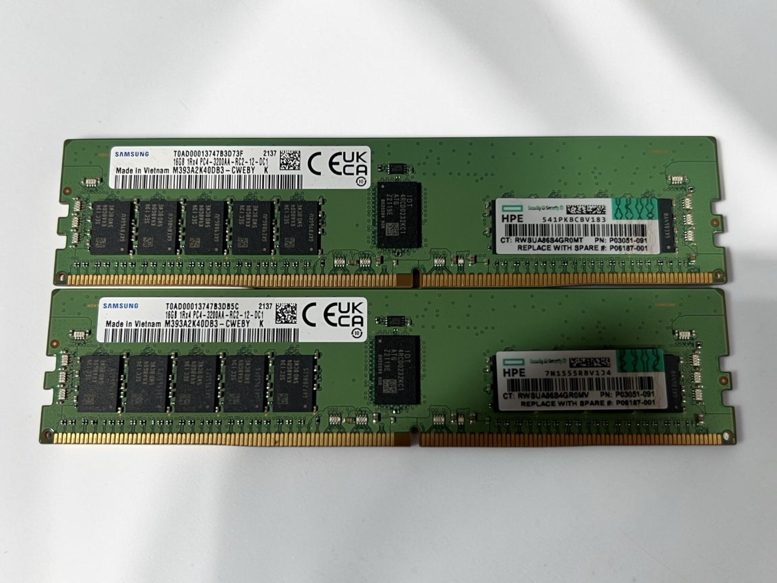 Lot 2 Samsung 16GB DDR4 ECC RDIMM M393A2K40DB3-CWEBY HPE P03051-091