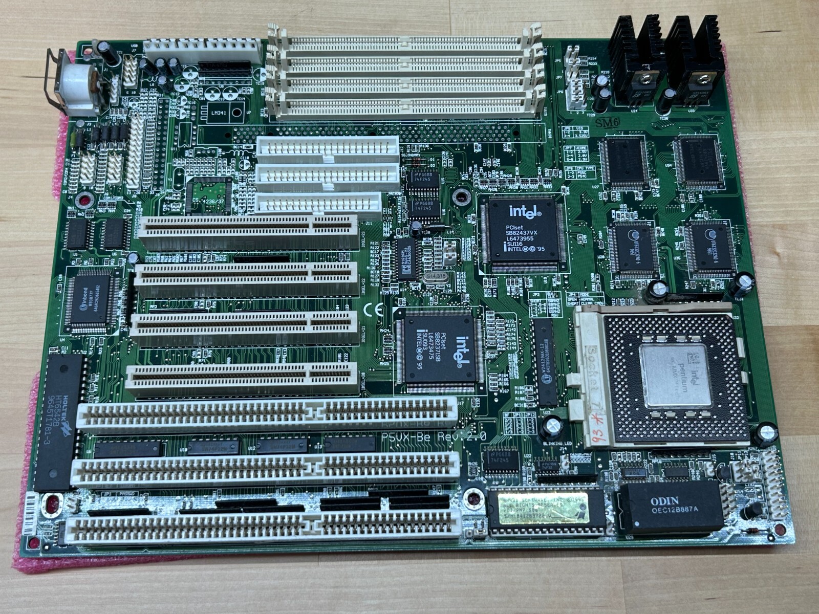 ECS P5VX-BE rev2.0 Socket 7 AT Motherboard + Pentium MMX 233MHz (1997)