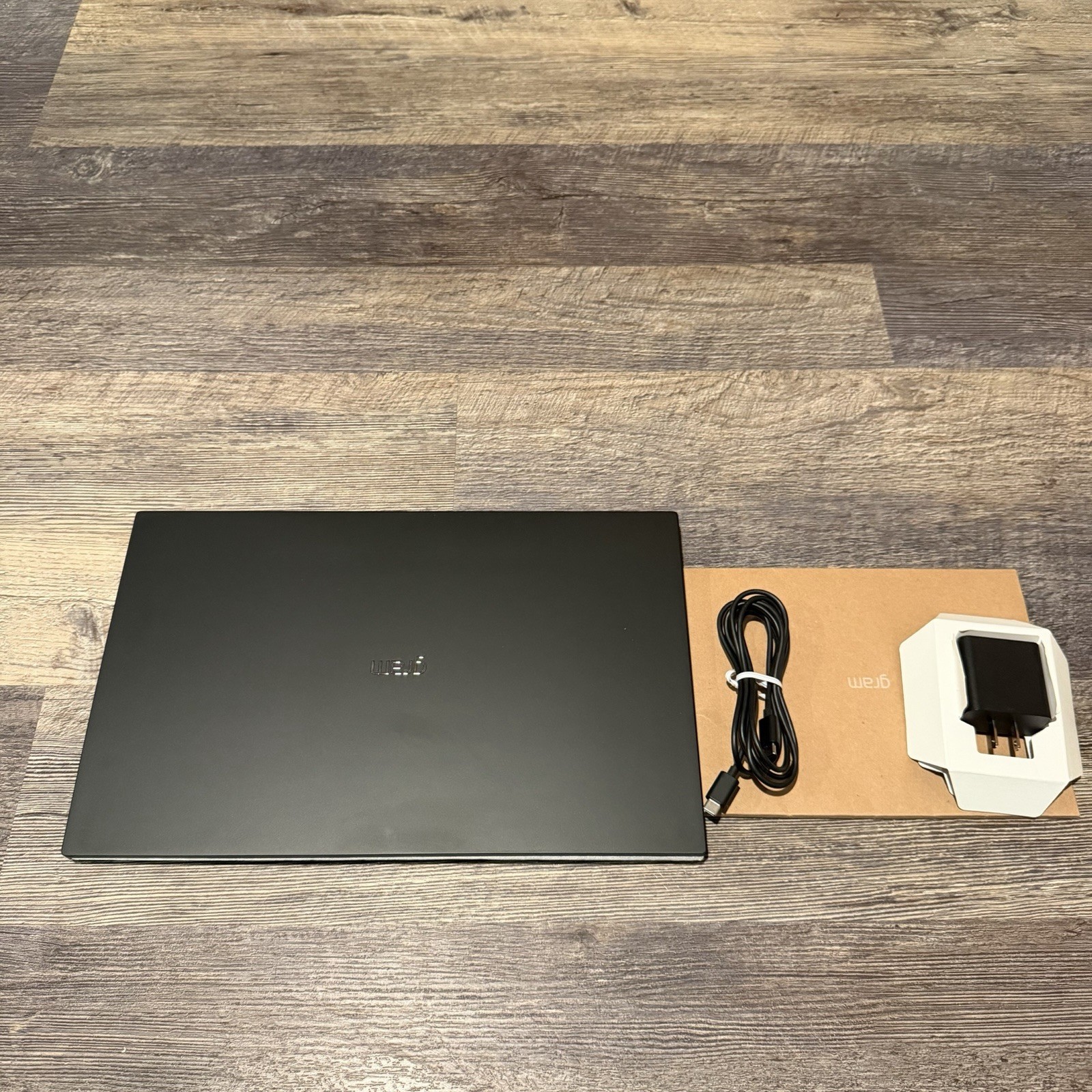 LG gram 15.6” Core Ultra 7 Intel Arc Windows 11 Laptop 16GB RAM 1TB SSD Qwen AI