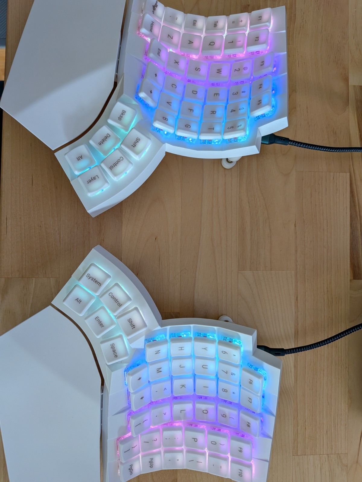 White Glove 80 keyboard R2 Silent Switches Plum Blossom Excellent Condition