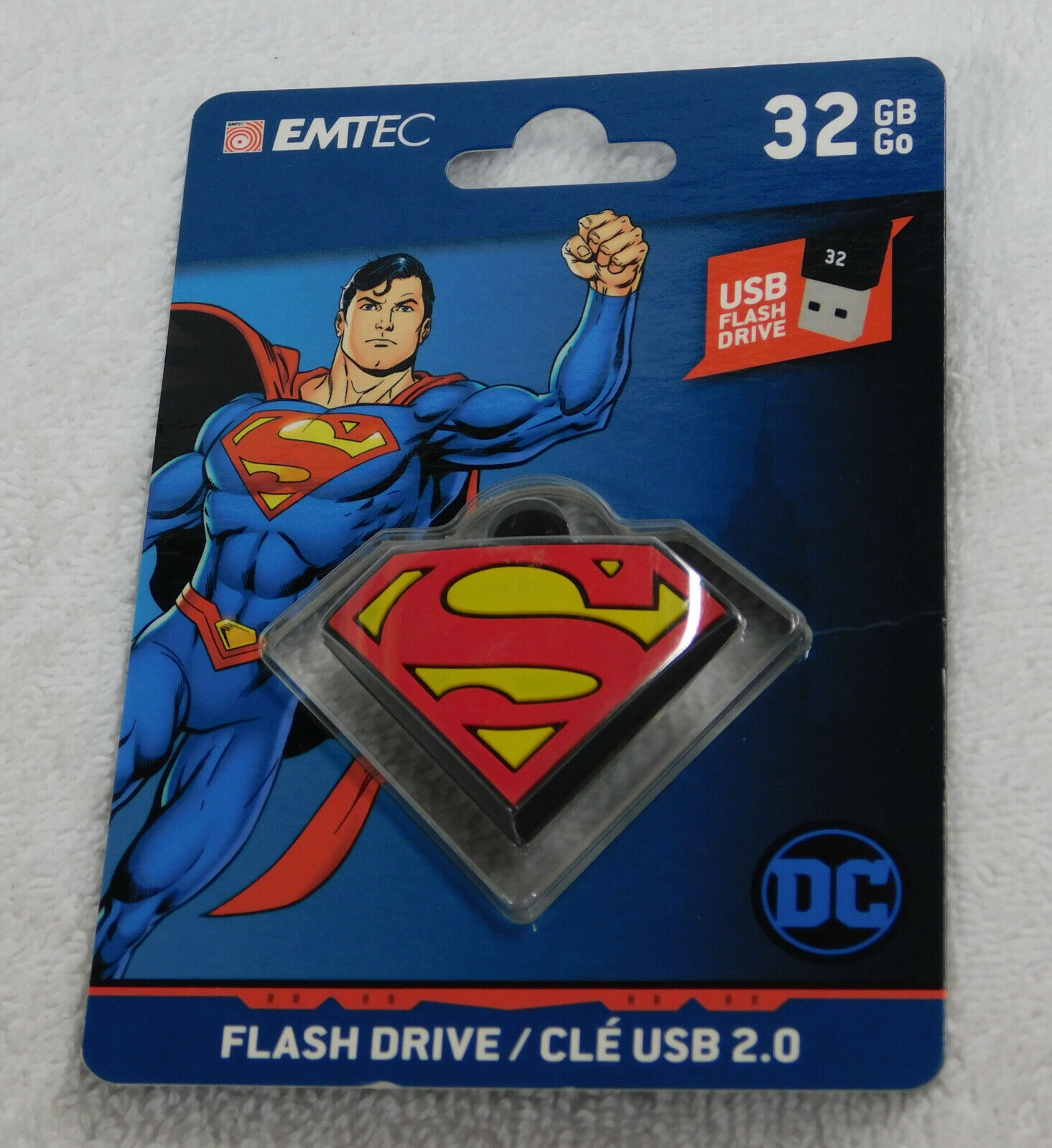 Superman 32GB Flash Drive Keychain NEW SEALED Emtec DC Comics 32 GB
