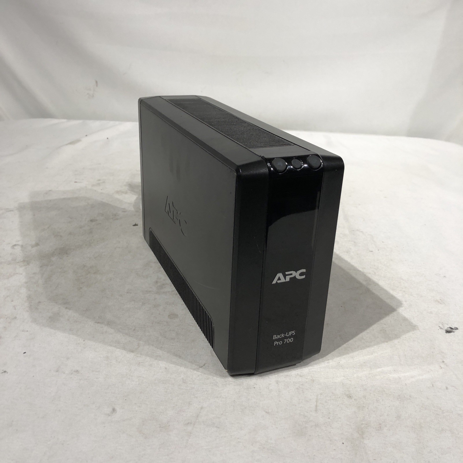 APC Back-UPS Pro 700VA UPS Battery Backup & Surge Protector W/ Battery