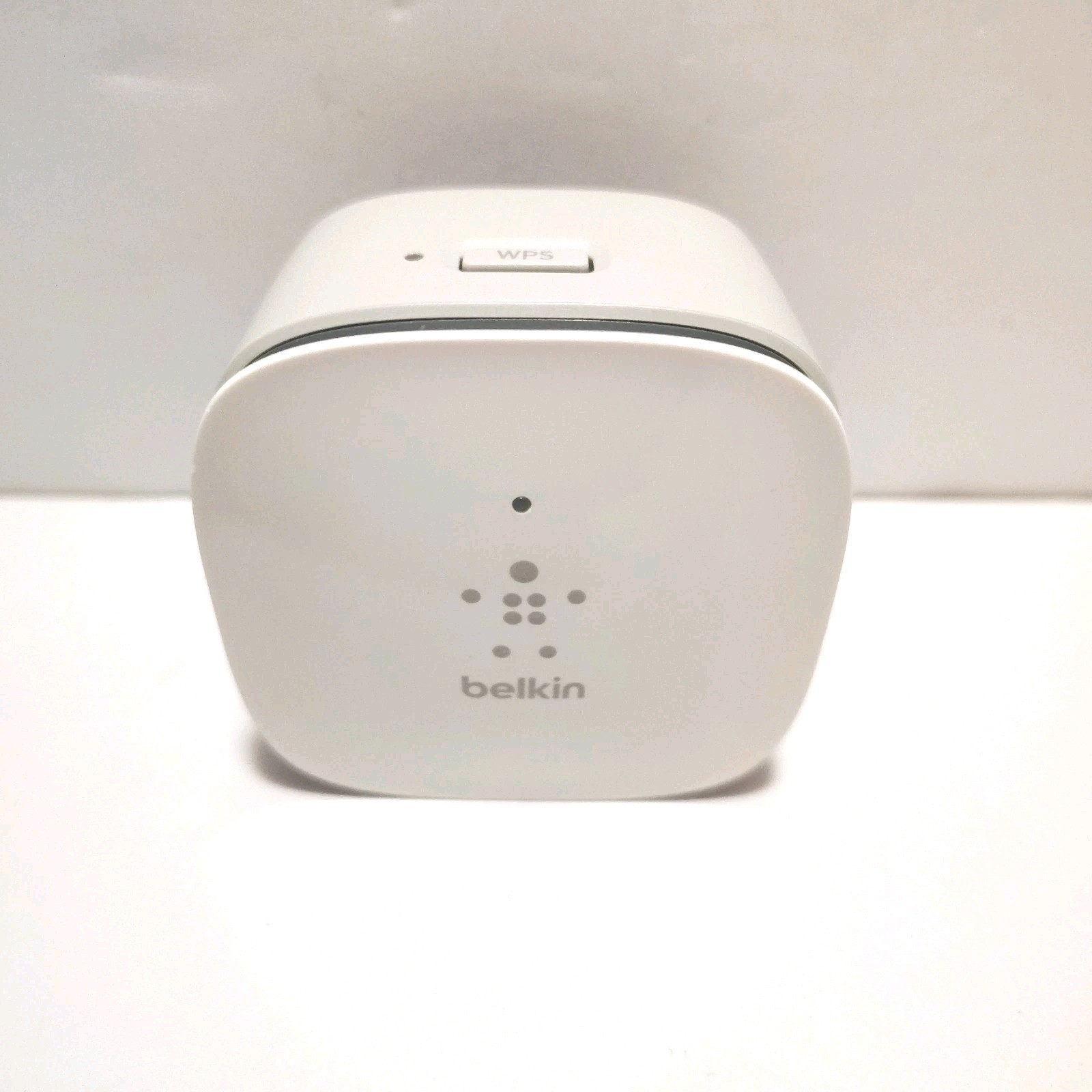 Belkin N300 Wall-Mount Wi-Fi Range Extender with Simple Start (F9K1015)