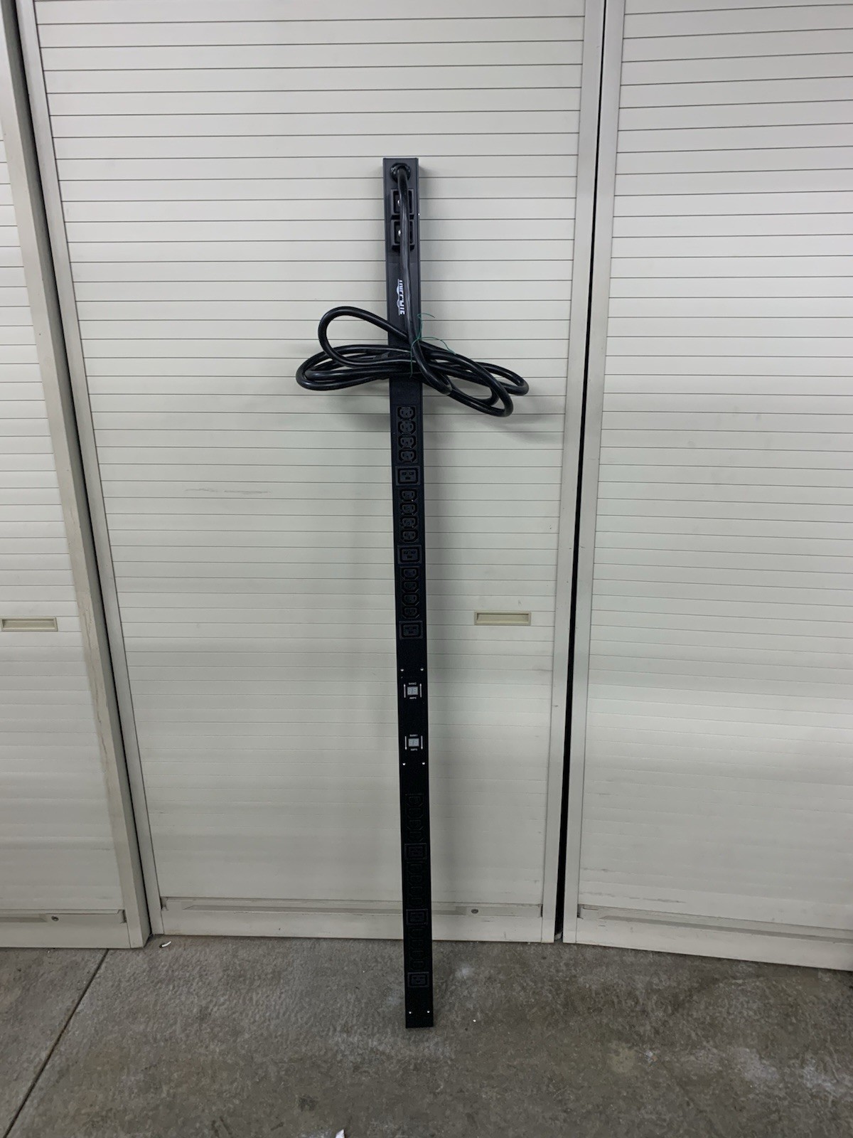 Tripp Lite PDUMV30HV 30 Outlet Black Metered Power Distribution Unit Strip