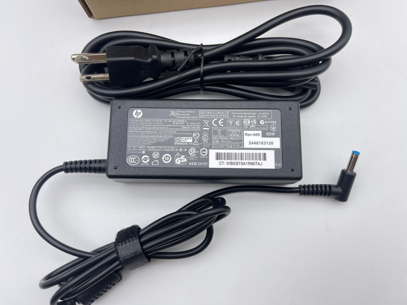 NEW Genuine 65Wh HP AC Adapter Charger blue tip 19.5V 3.33A Pavilion 710413-001