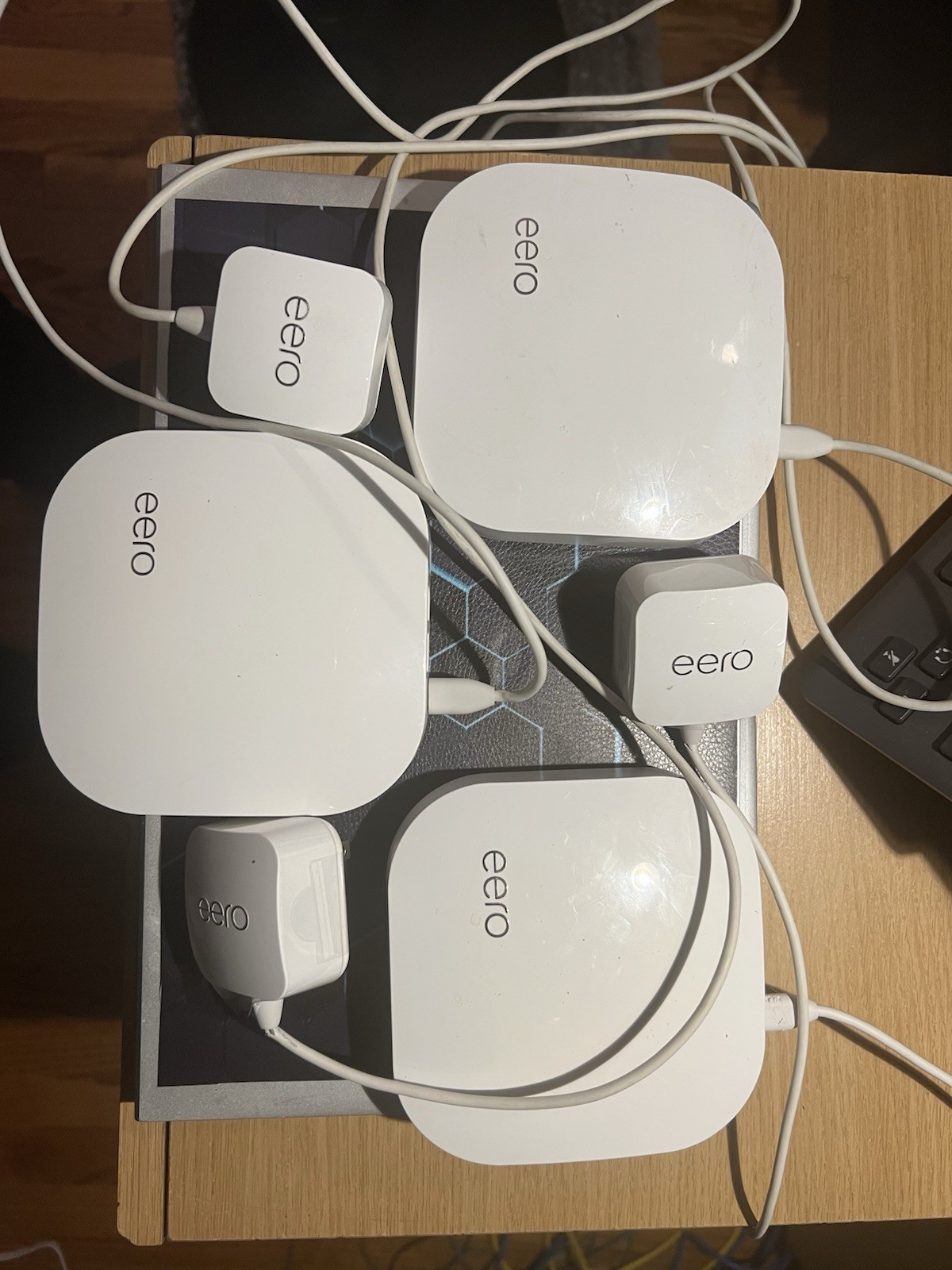 eero Pro Wi-Fi 5 (B010001) 3-Pack Tri-Band w/power- works w/any ISP/modem/router