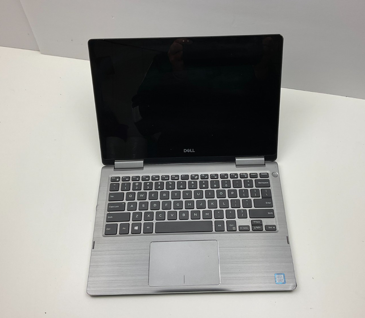 Dell Inspiron  P83G intel i5-8250U  13.3"  8GB RAM  256 SSD Touchscreen Win10