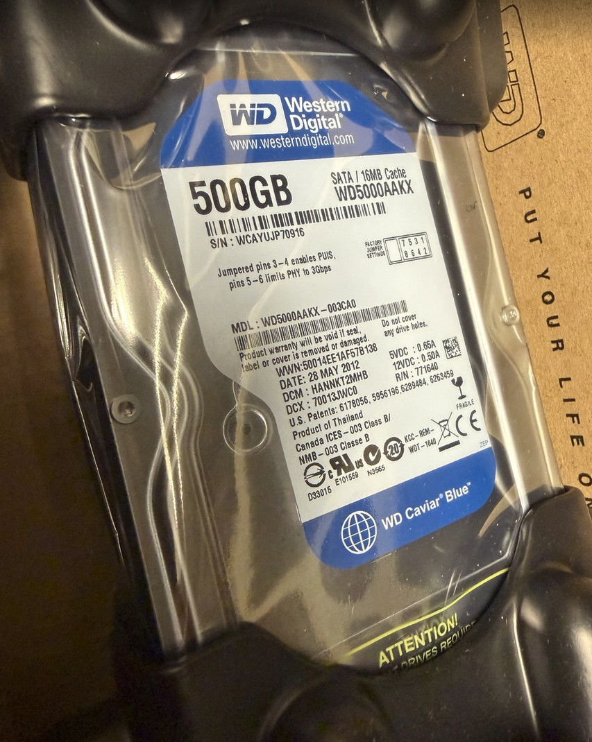 Western Digital BLUE WD5000AAKX 500GB 7200RPM 6Gb/s 3.5" SATA Hard Drive