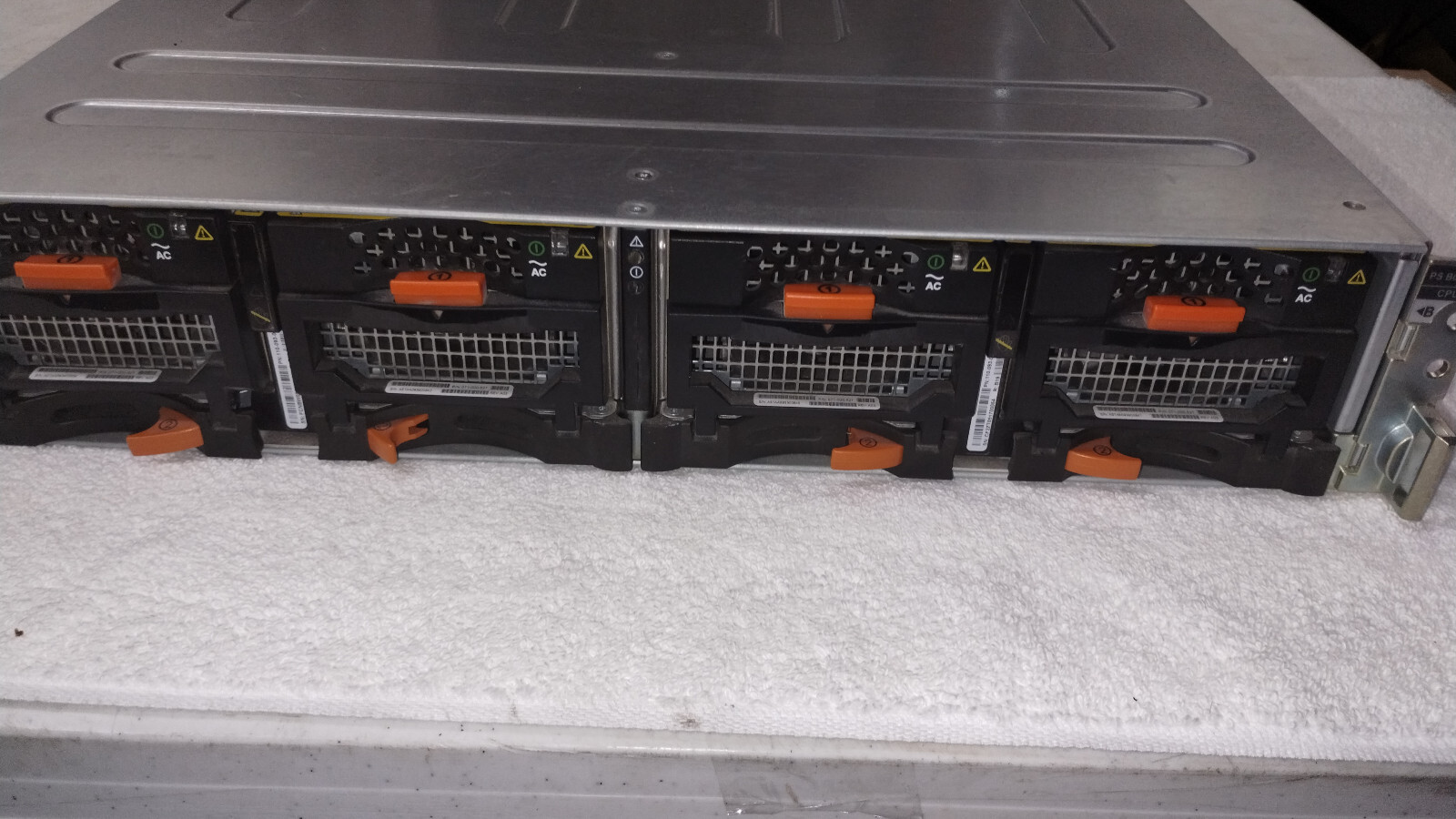 Dell EMC2 TRPE Storage Controller  2x Storage Server R2 X64 Licenses LOADED