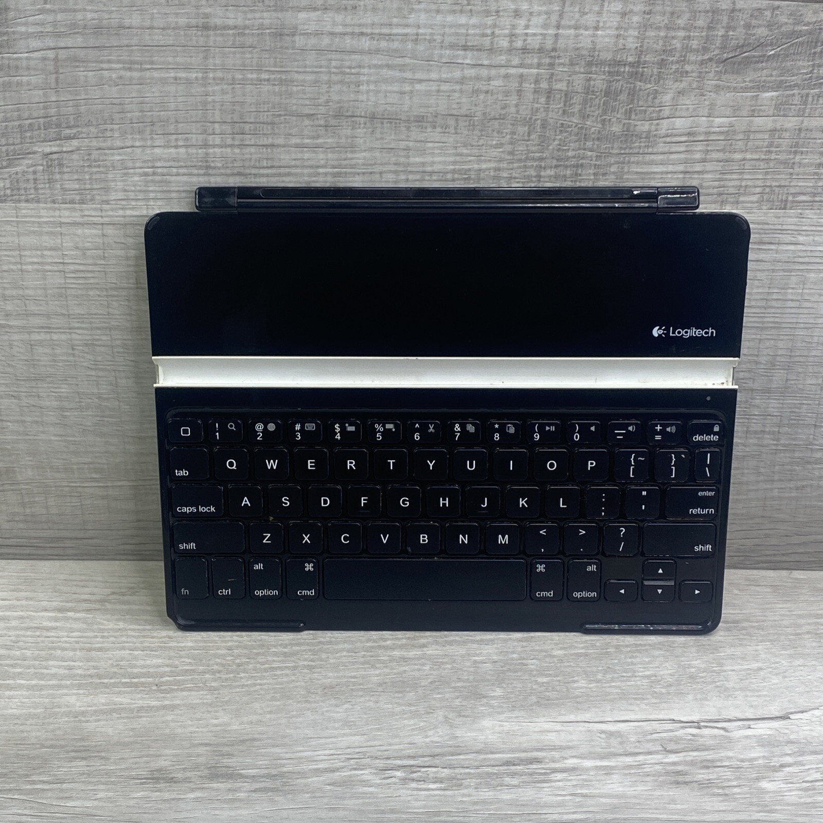 Logitech Y-R0032 Wireless Bluetooth QWERTY Ultrathin Keyboard Cover for iPad
