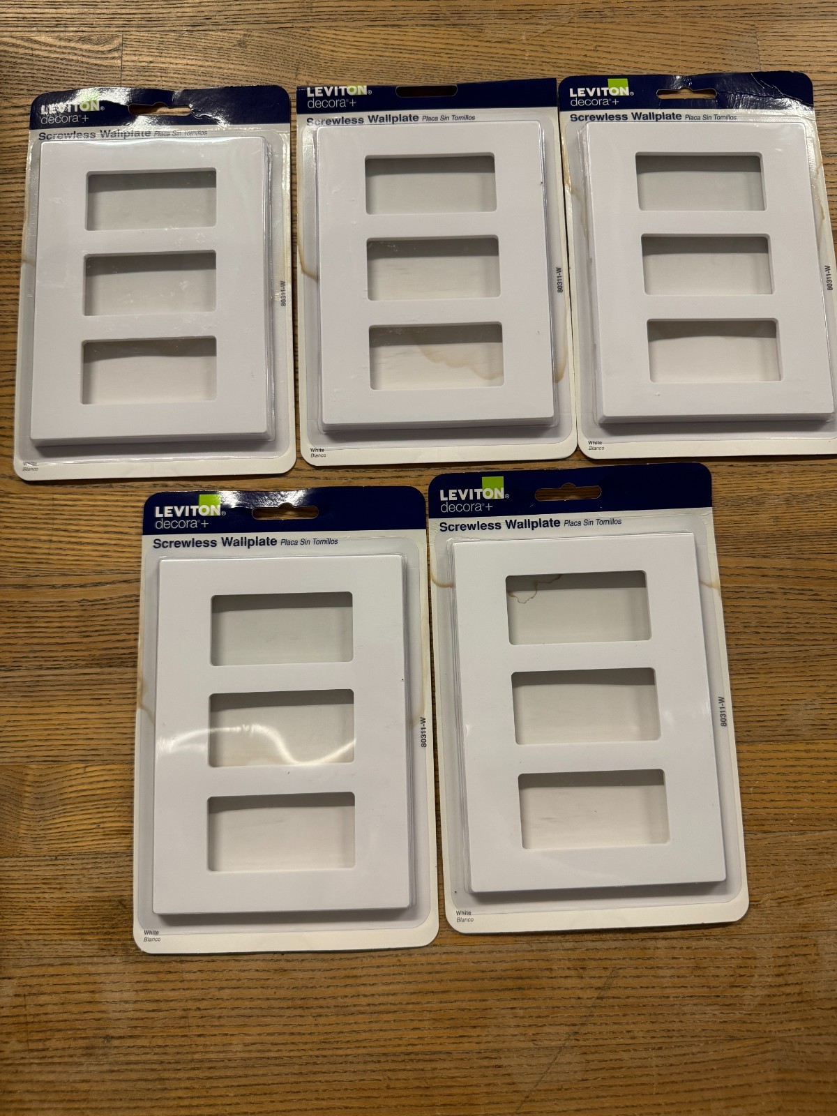 BOX OF 5 Leviton Decora Plus Screwless Snap-On Wallplate 3-Gang White 80311-W