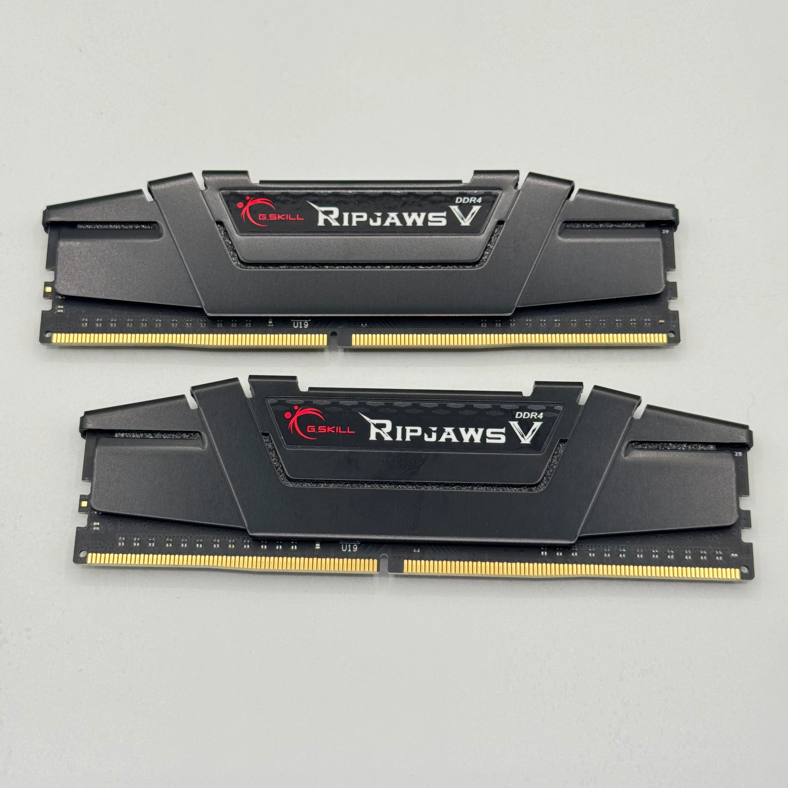 G.SKILL Ripjaws V DDR4 16GB (2x8GB) F4-3000C15D-16GVKB Black