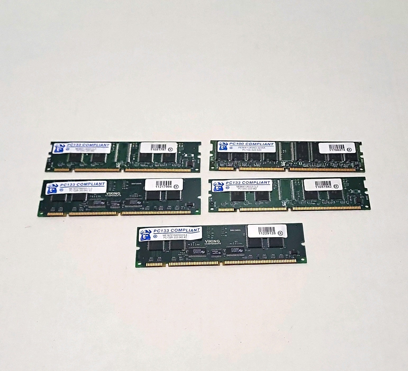 PC133 Compliant lot of 5 Memory Sticks Viking Components 