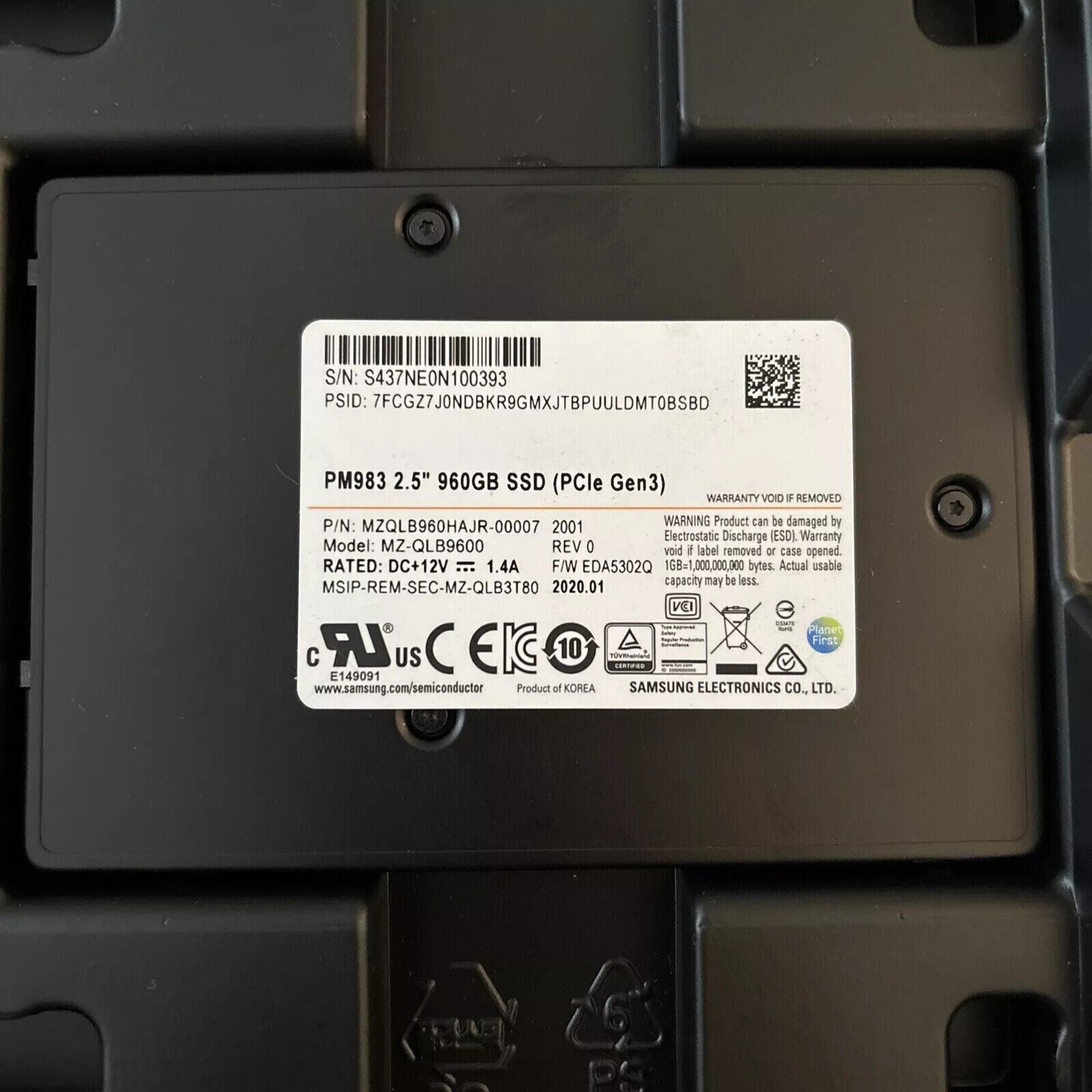 Samsung PM983 960GB 2.5" U.2 PCIe Gen 3 NVMe MZQLB960HAJR-00007 SSD Above 90%