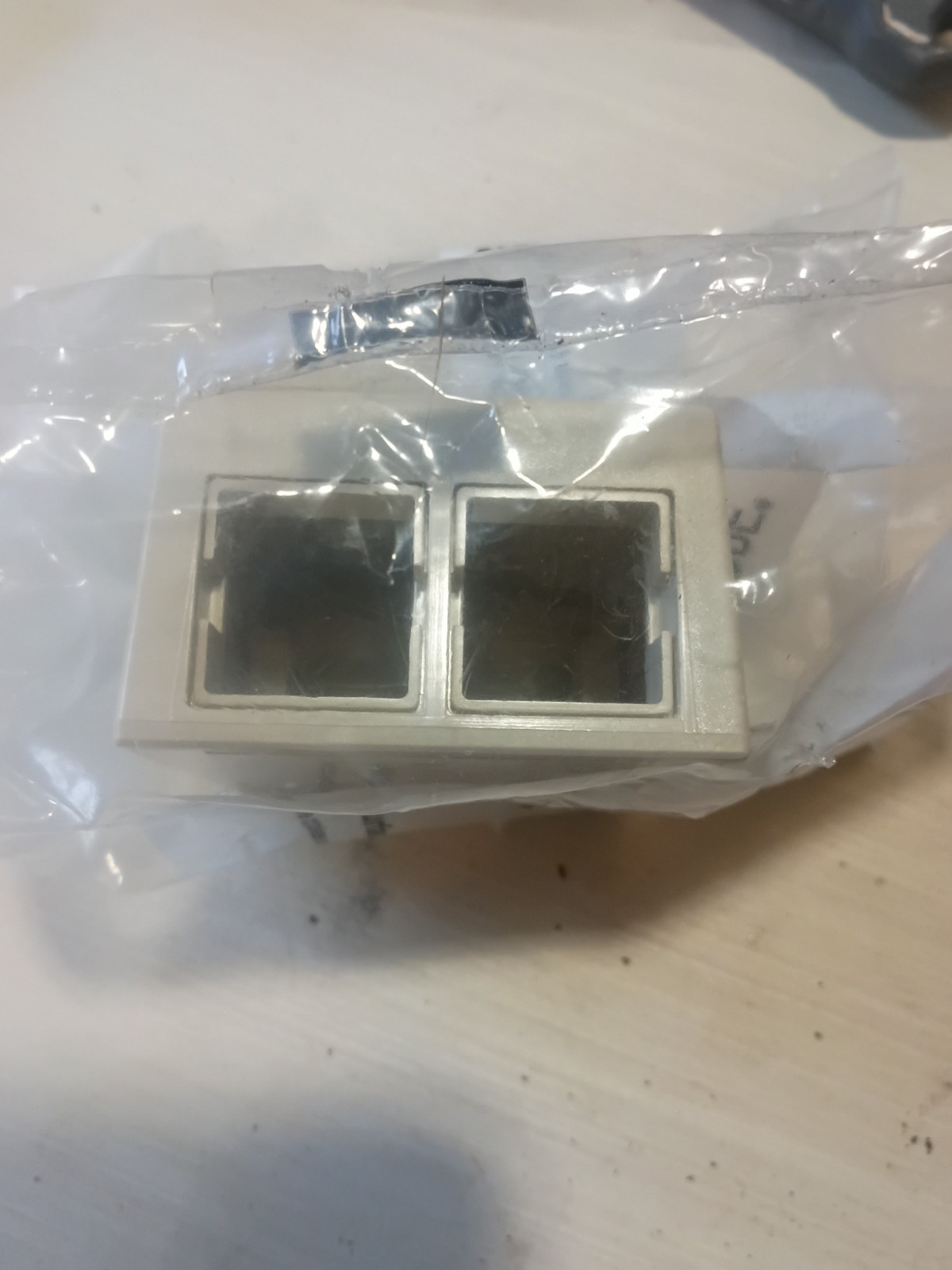 Box Of 10 Commscope Two Port Surface Mount Box, Ivory M102-SMB-B-246 