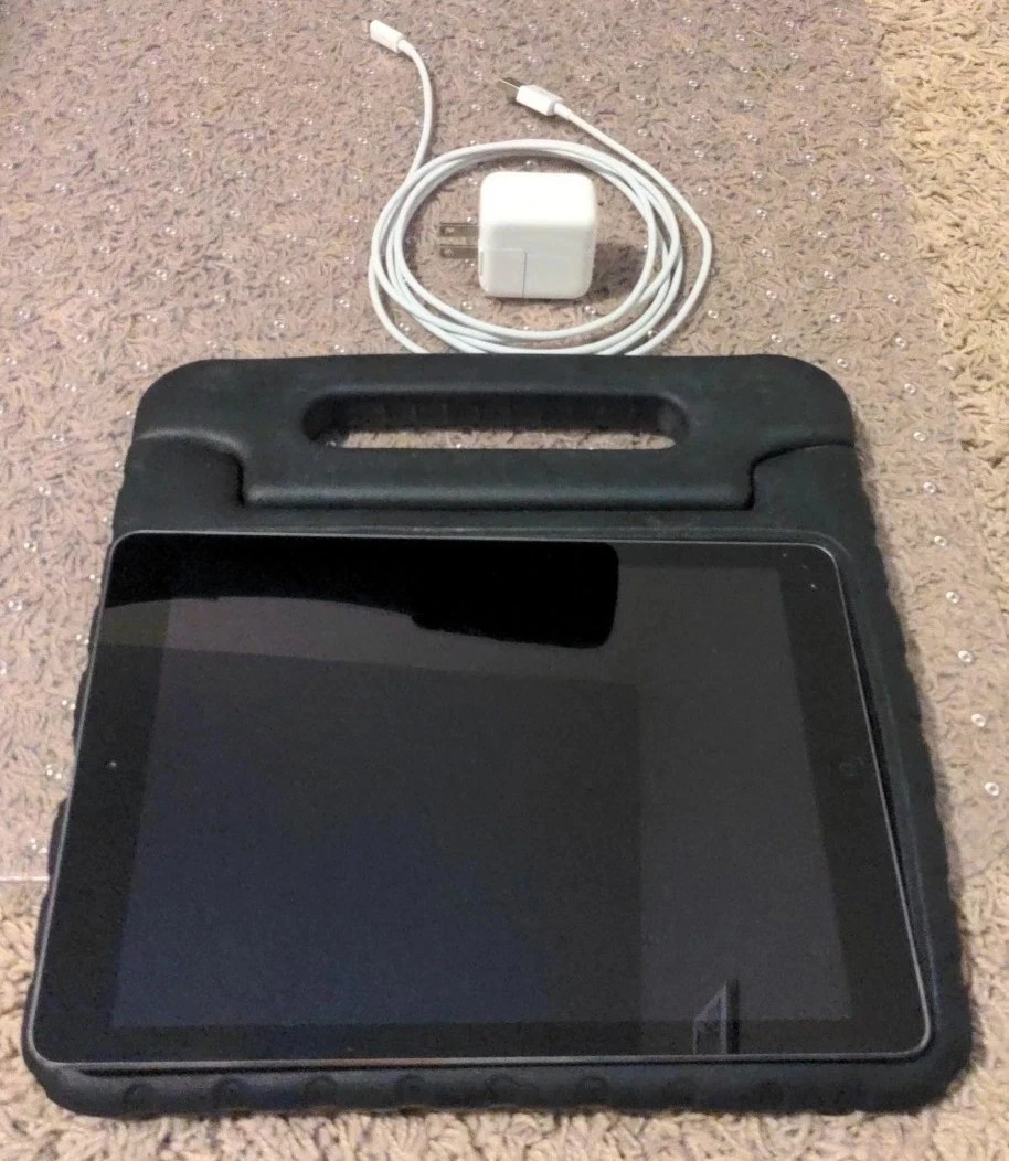 2x Apple iPad Air 16GB A1474 MD785LL/A (1st Generation) WiFi OEM Charger Bundle