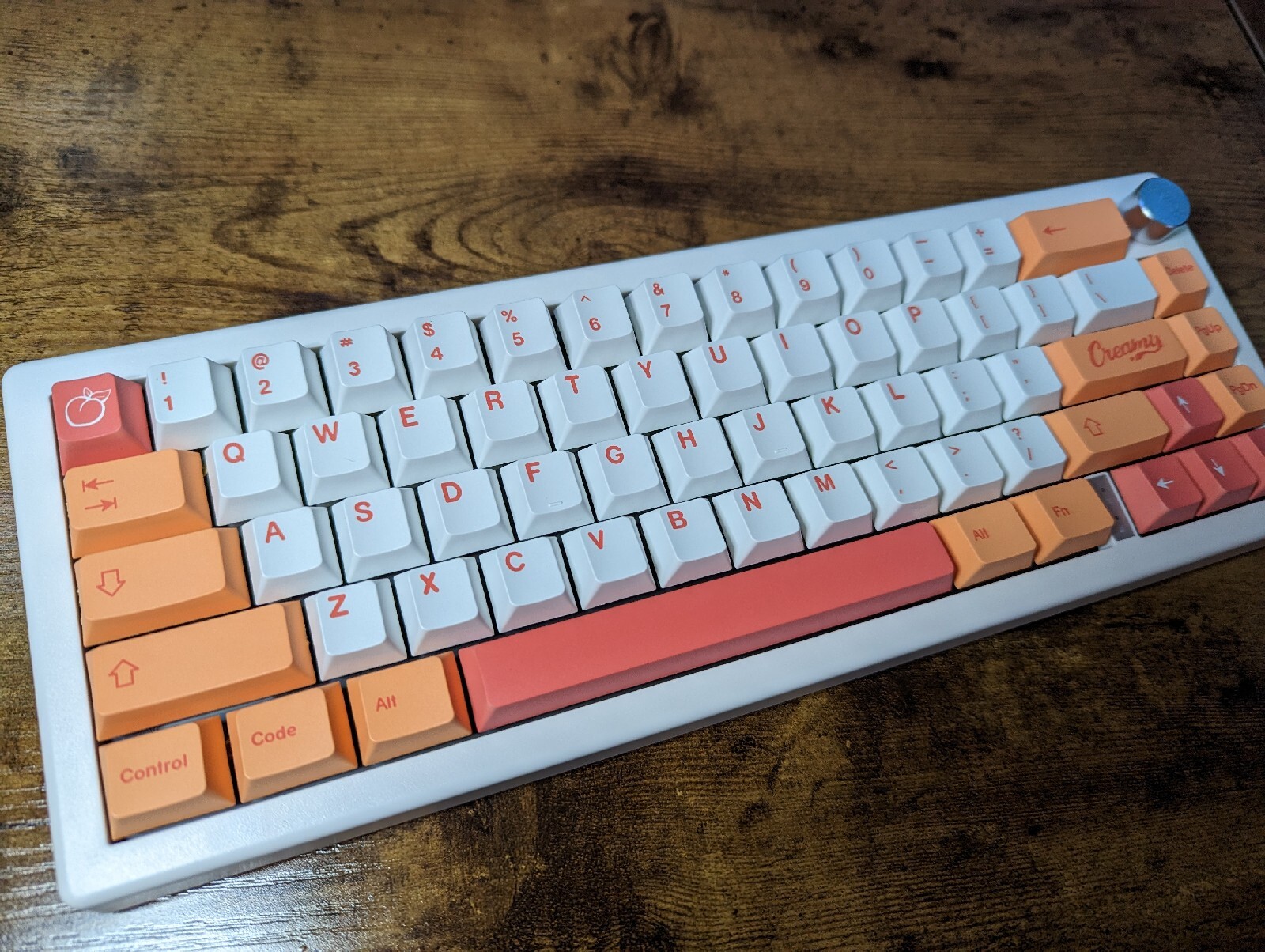 Custom modded mechanical keyboard GMK67 65% orange white thocky hot-swap RGB