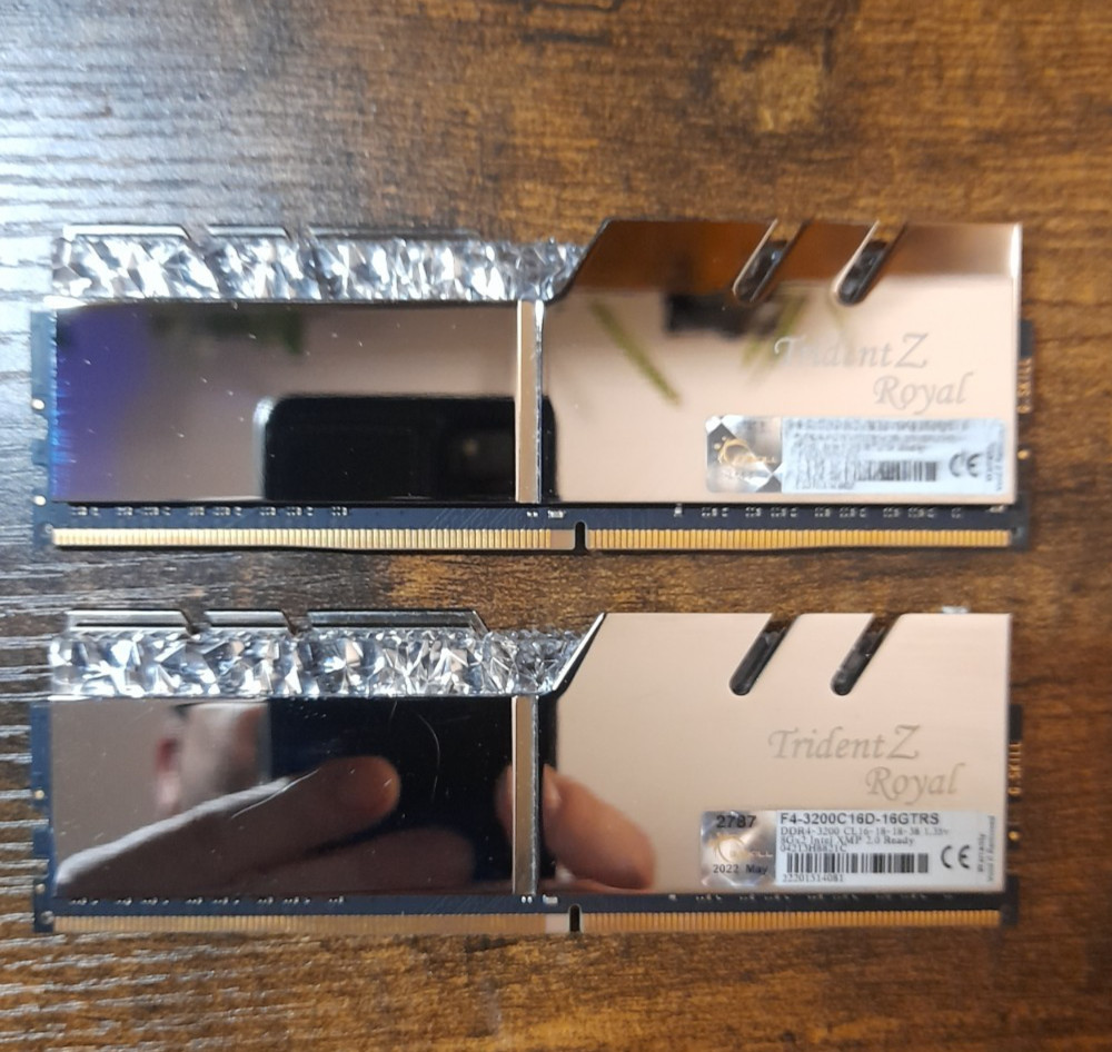 G.SKILL Trident Z Royal 16GB (2x8GB) DDR4-3200 XMP - SILVER