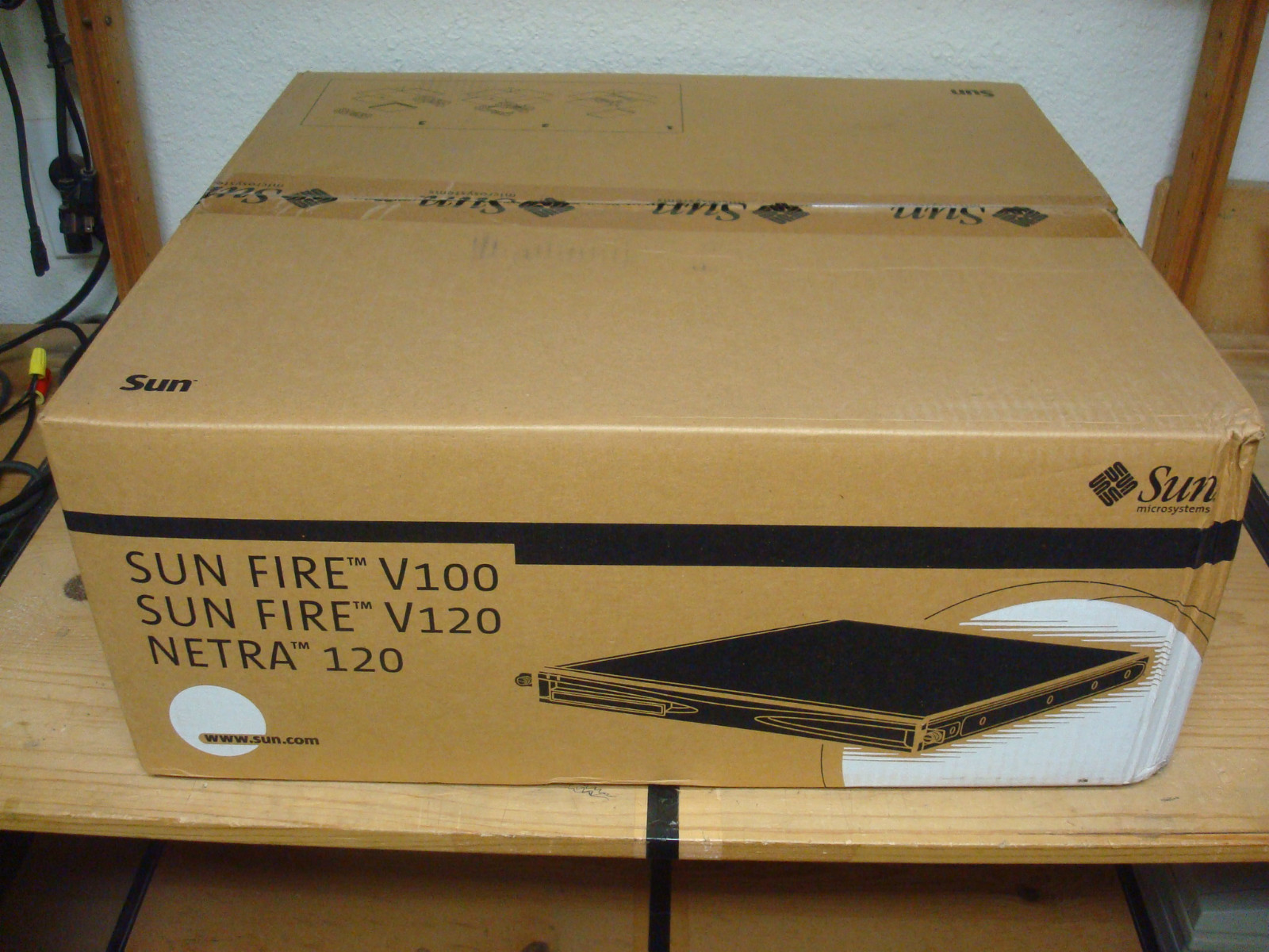 Sun Microsystems Fire V120 (N25AUTA1-9S-512AV1) Server