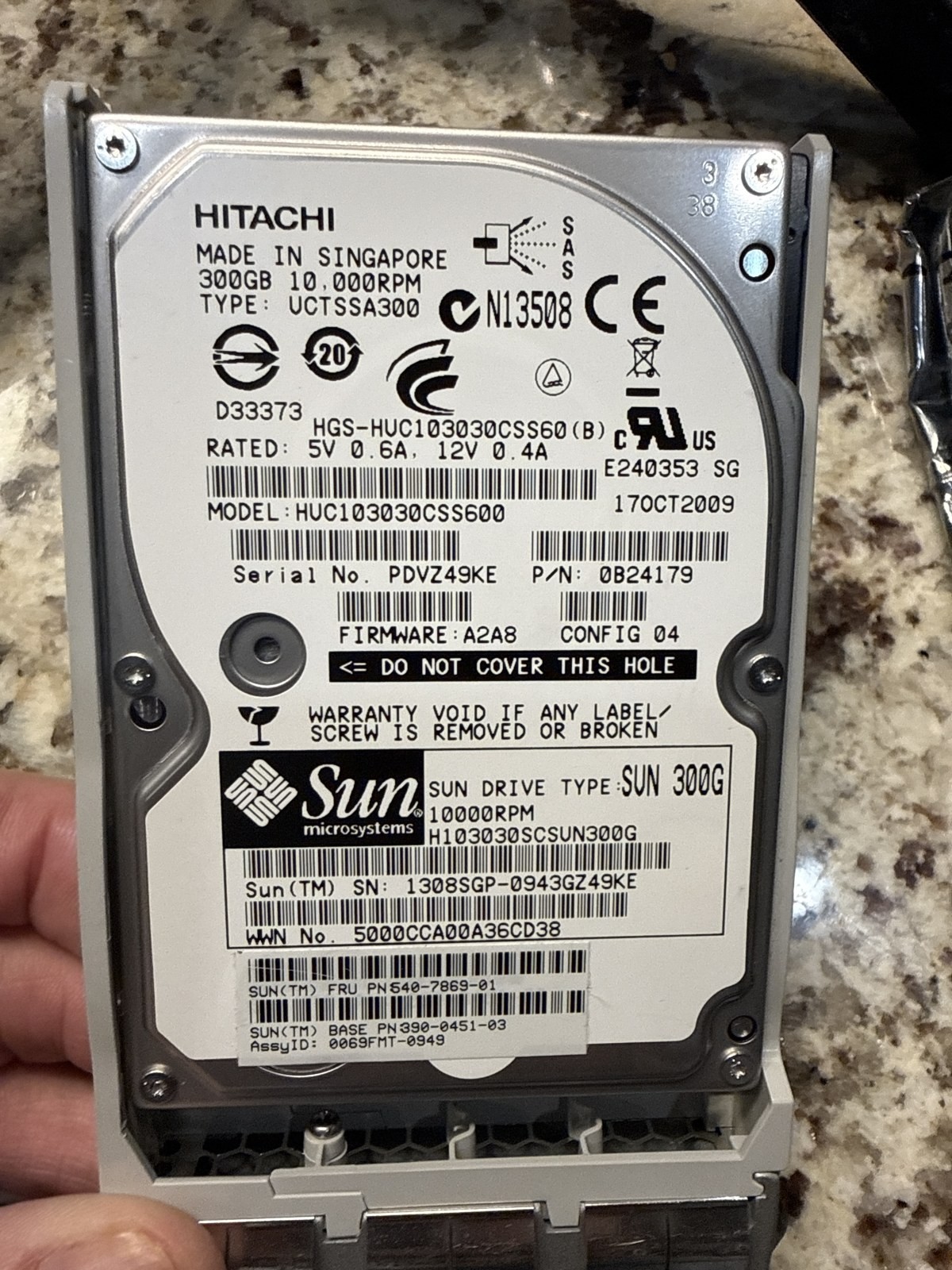 Sun Oracle 300GB 10K SAS 2.5" HDD 540-7869-01 390-0451 HUC103030CSS600 w/ Tray