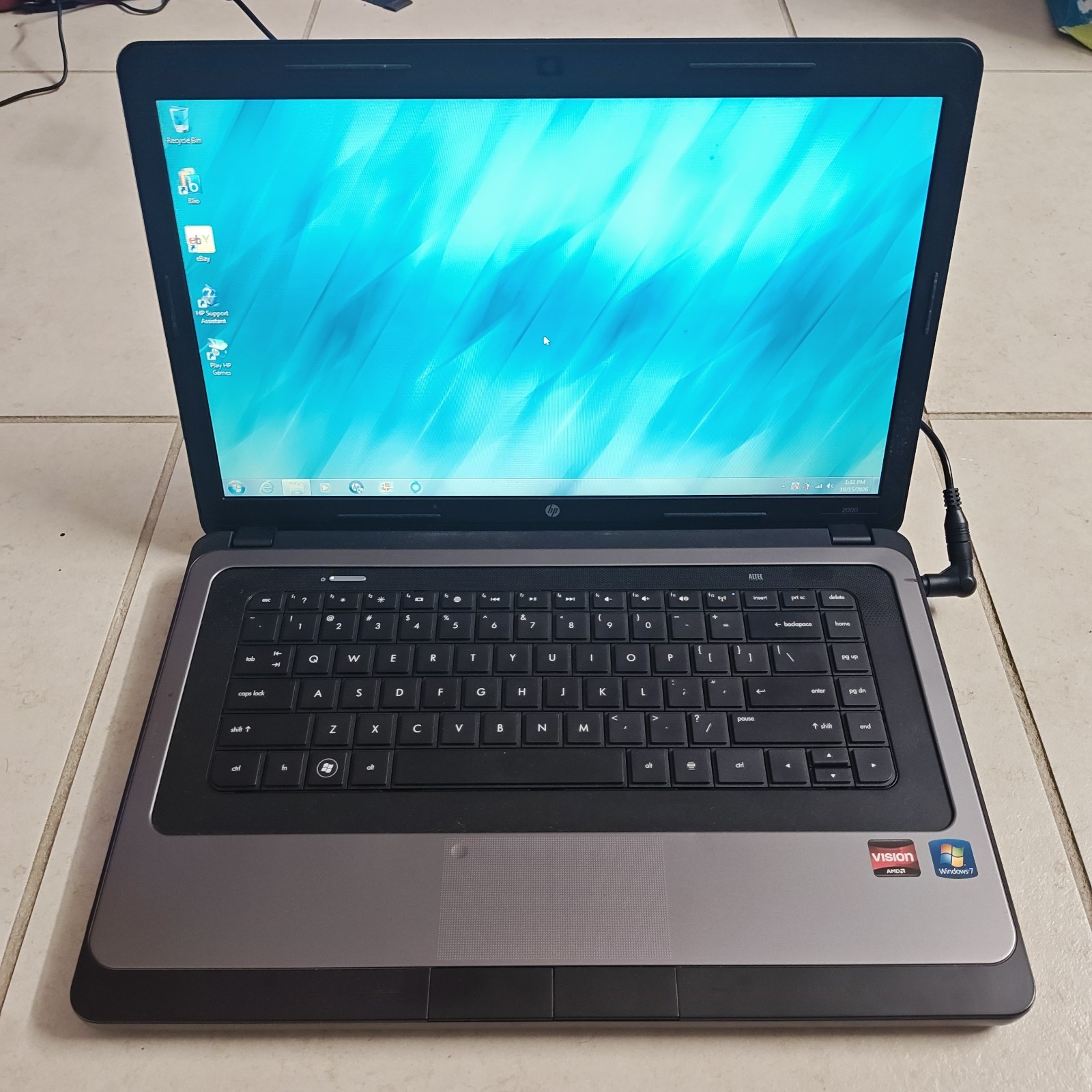 HP 2000-239dx 15.6" Windows 7 Laptop - 320GB HDD/3GB RAM - NO BTRY #4499