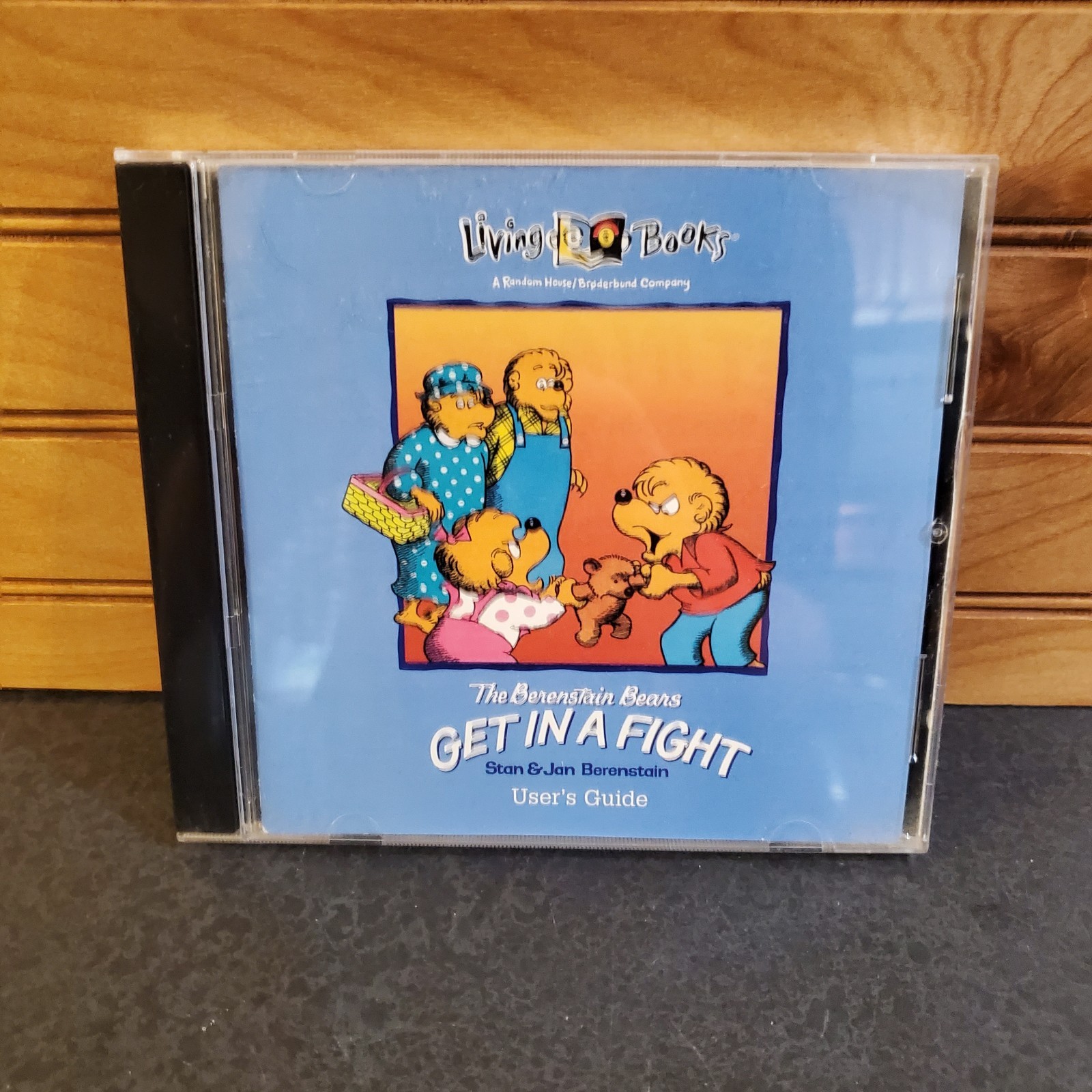 The Berenstain Bears Get in a Fight Living Books Users Guide CD-ROM for PC & Mac