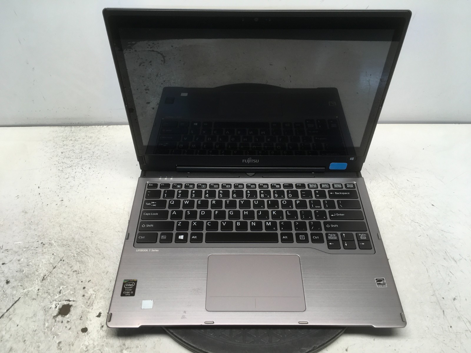 Fujitsu LifeBook T935 Intel i5-5300U 2.3GHz 8 GB NO HDD No Batt