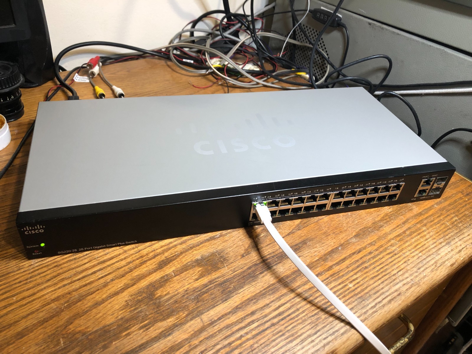 Cisco SG220-26 26-Port Gigabit Smart Plus Switch Tested Working w/ Power Cord