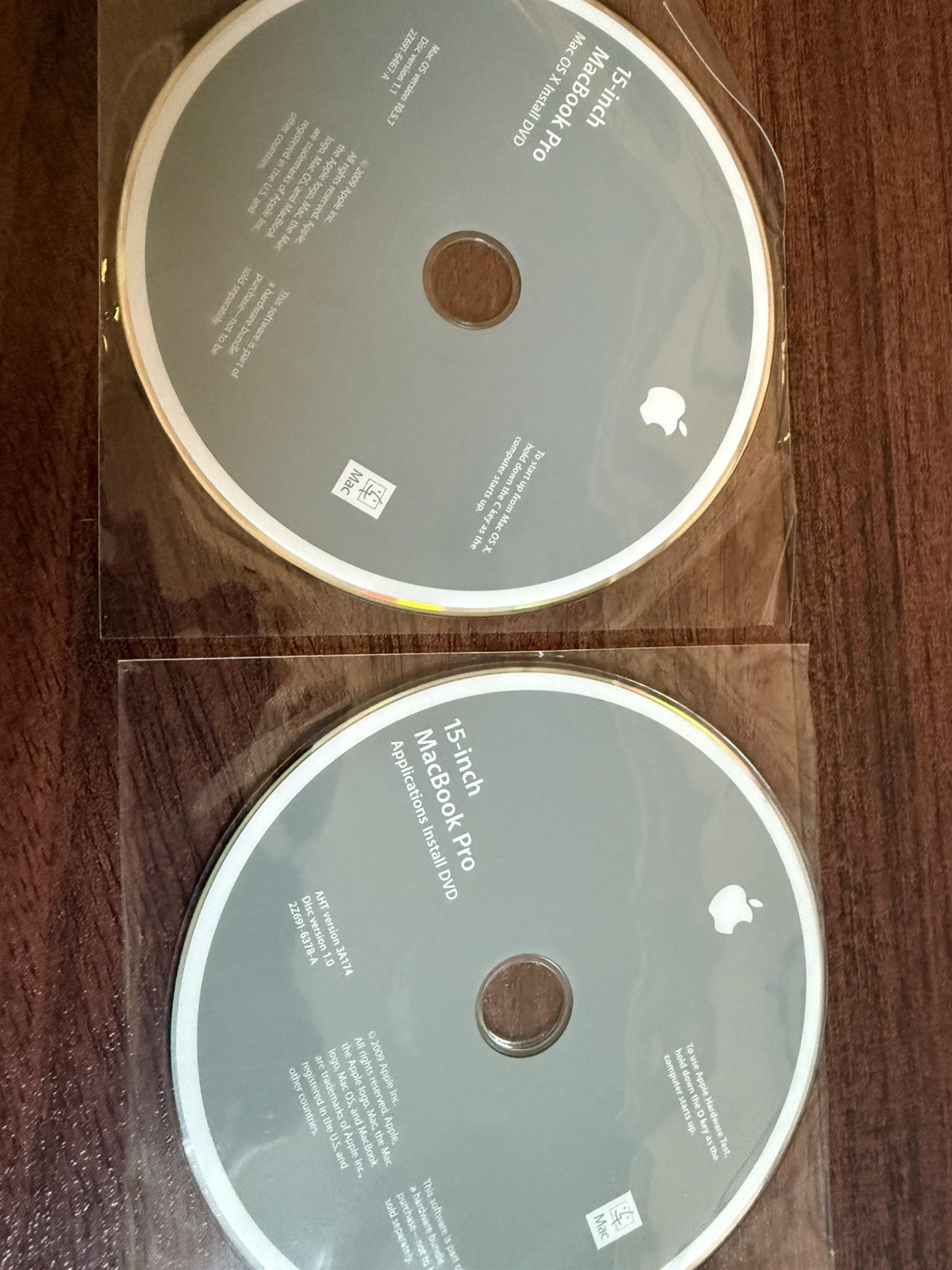 Vintage Apple 2009 15-inch MacBook Pro Applications + Mac OS X Install DVD