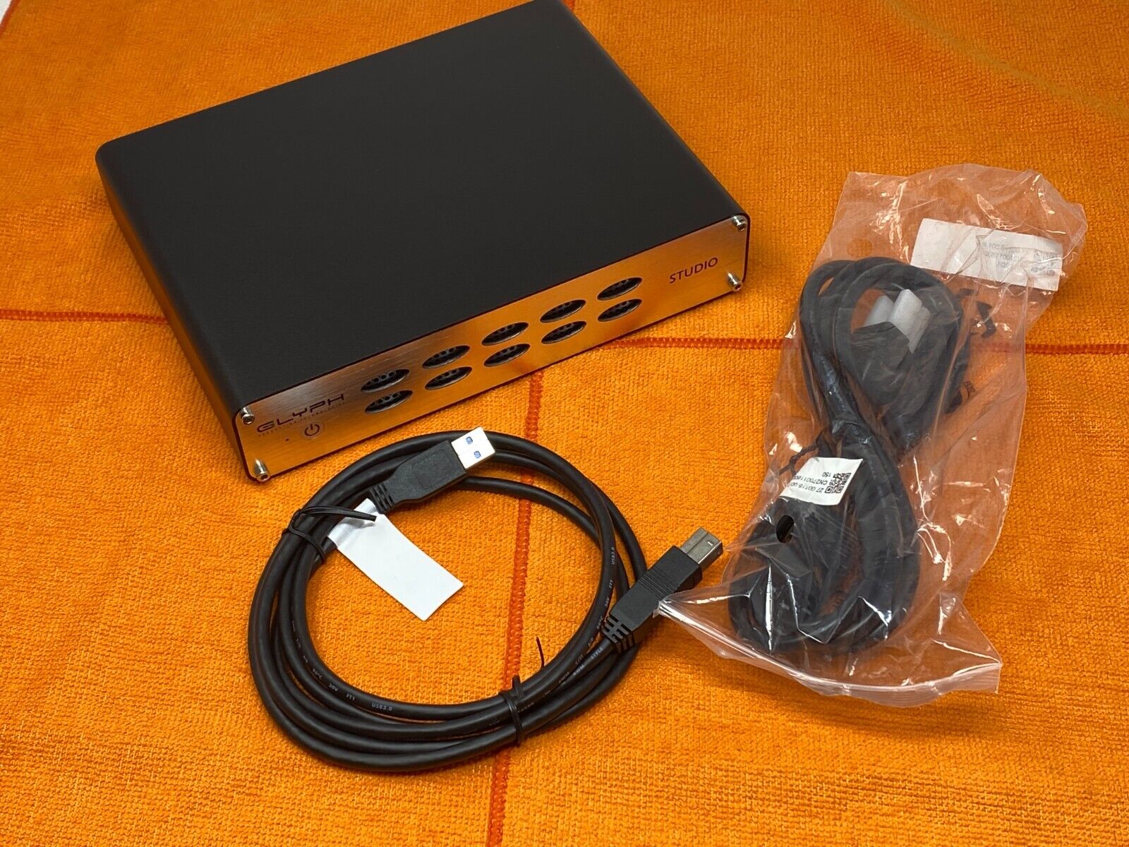 GLYPH TECHNOLOGIES 4TB STUDIO S4000 USB3.0 FIREWIRE EXTERNAL DRIVE USE 30 DAYS