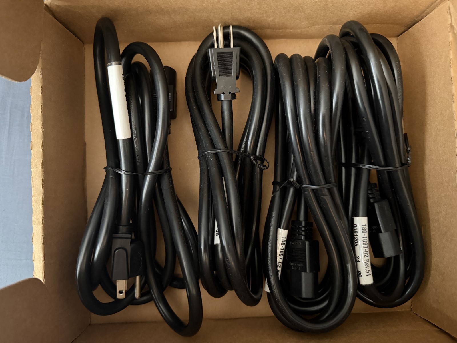 lot of 4 Sun Microsystems F180-1097-02, 14 AWG AC POWER CORD Servers/Ups/network