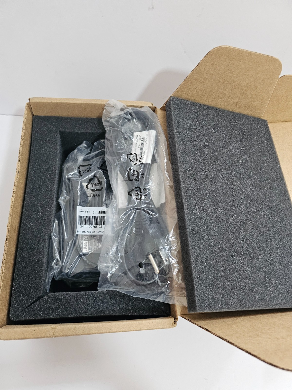 Cisco 341-100765-02 115W AC 4-PIN power Supply w/ North America Cord 341-100765