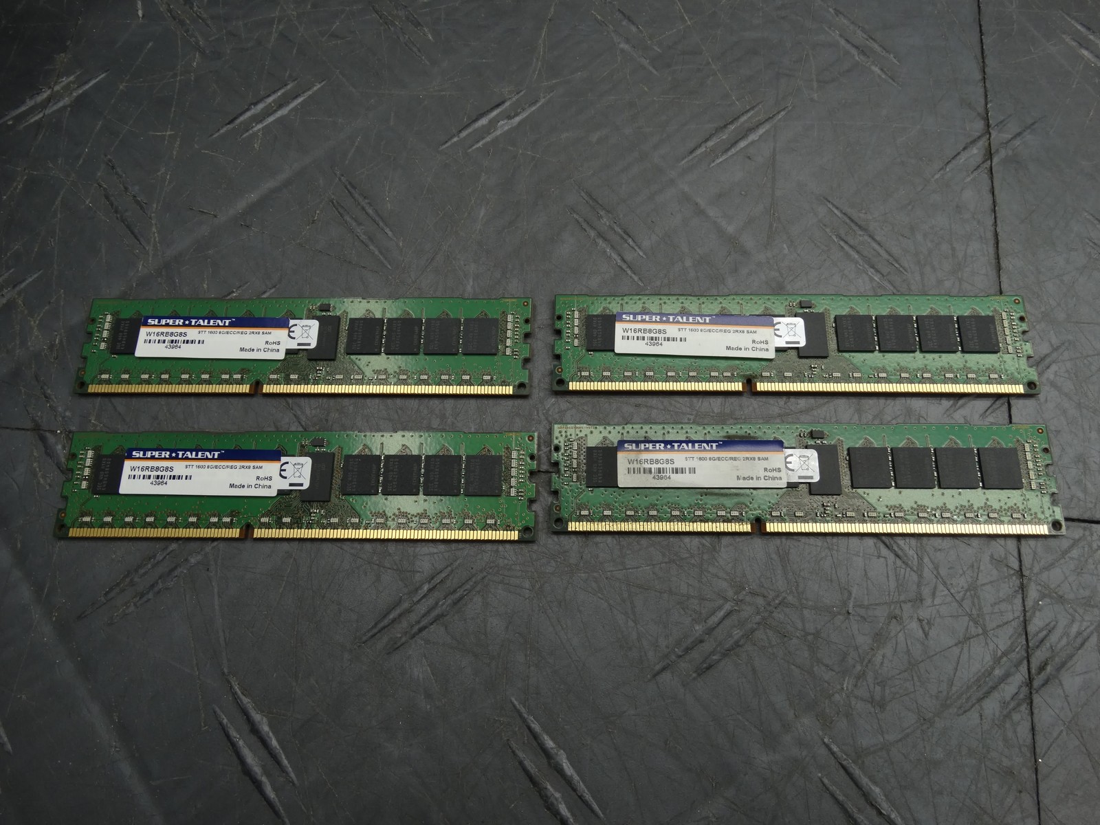 Super Talent 32GB RAM (4×8GB) W16RB8G8S DDR3 ECC Server