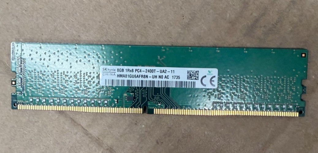 SK hynix 8GB DDR4 2400MHz PC4‑2400T 1Rx8 UDIMM Desktop RAM HMA81GU6AFR8N‑UH