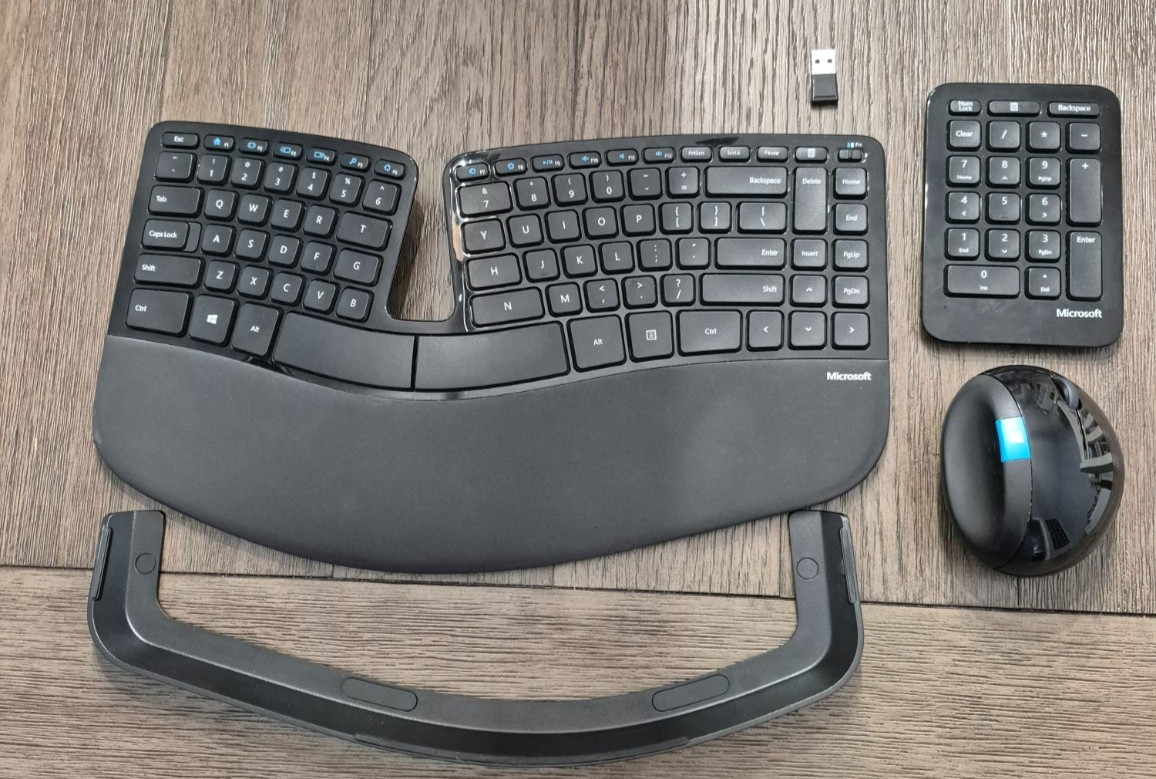 Microsoft Sculpt Ergonomic Wireless Keyboard 1559 Mouse Number Pad. Complete