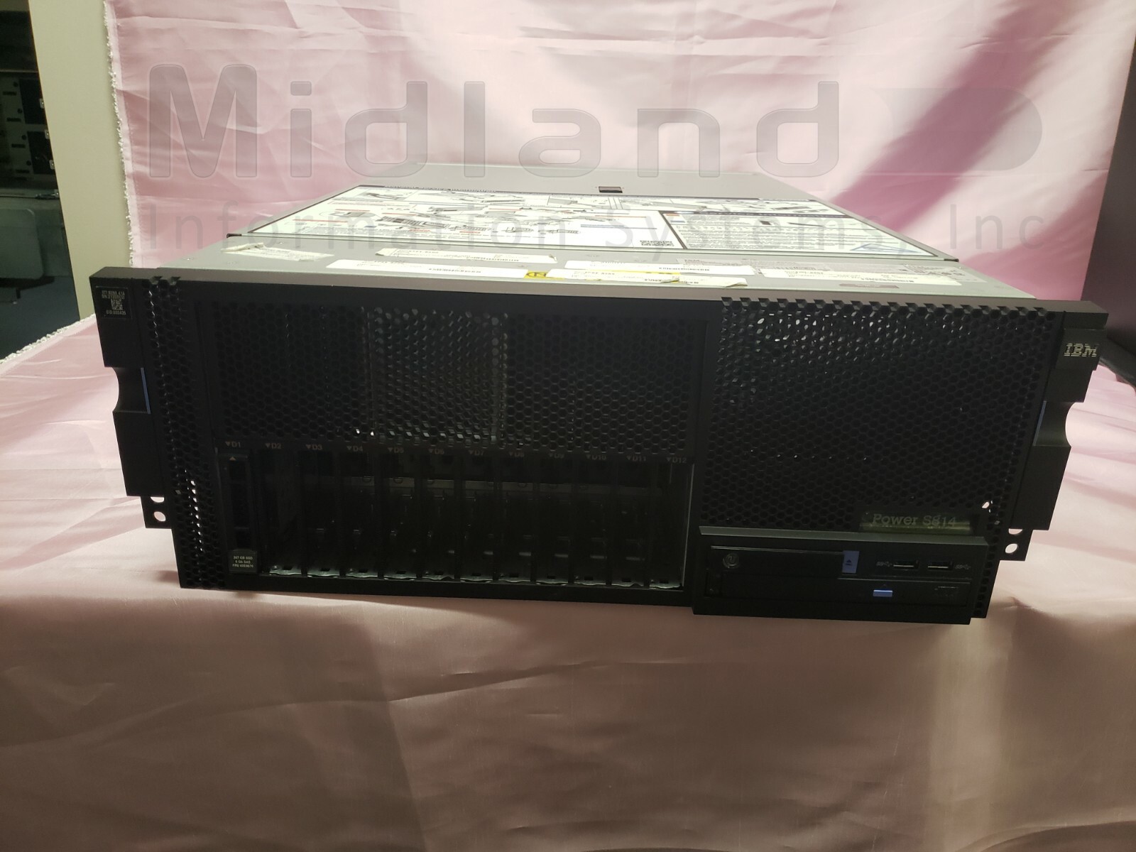 IBM 8286-41A Power S814 3.02GHz 4-Core (EPXK) 1OS V7.R4 IBM i 10 user license