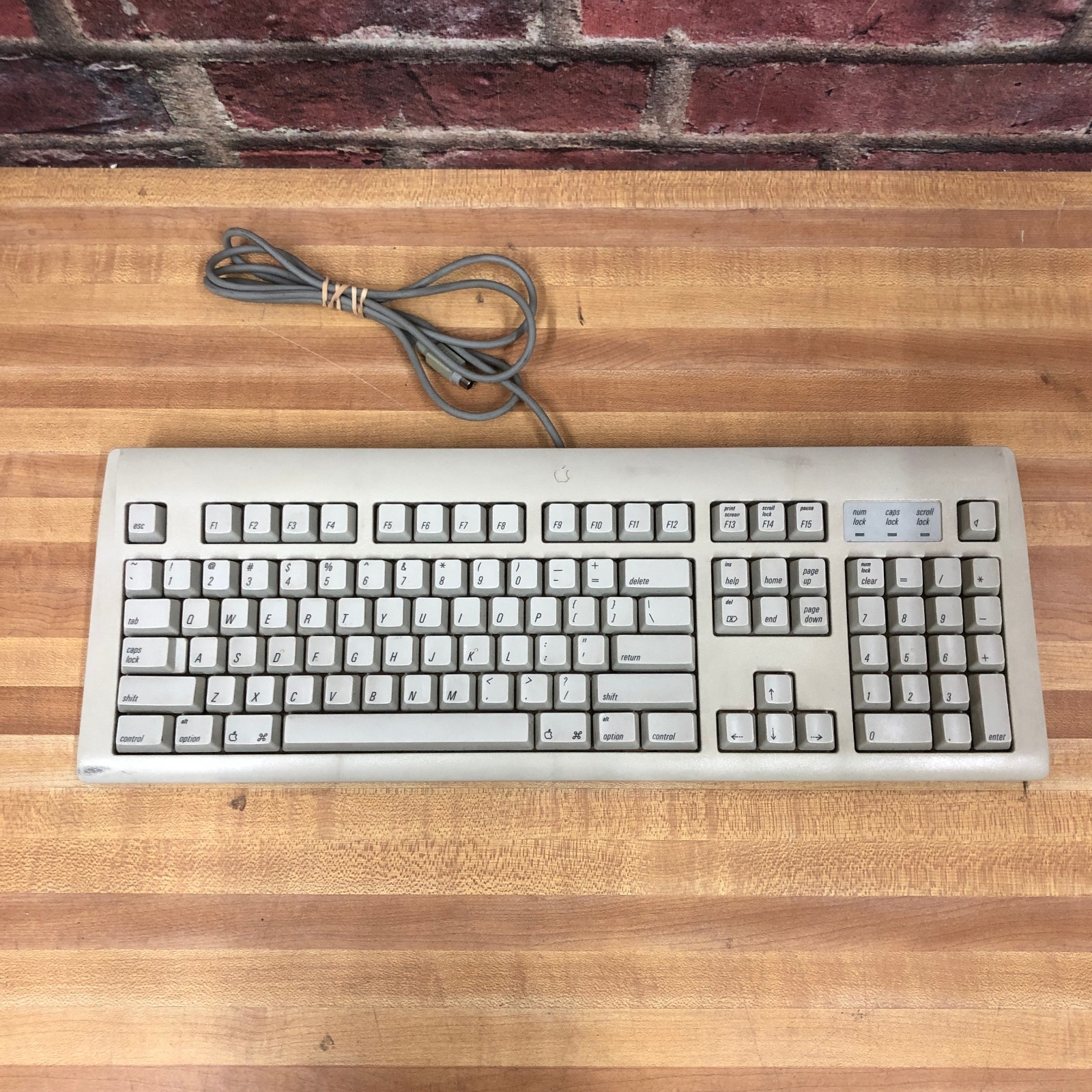 Vintage Apple Design Keyboard ADB M2980 for Vintage Macintosh Computers