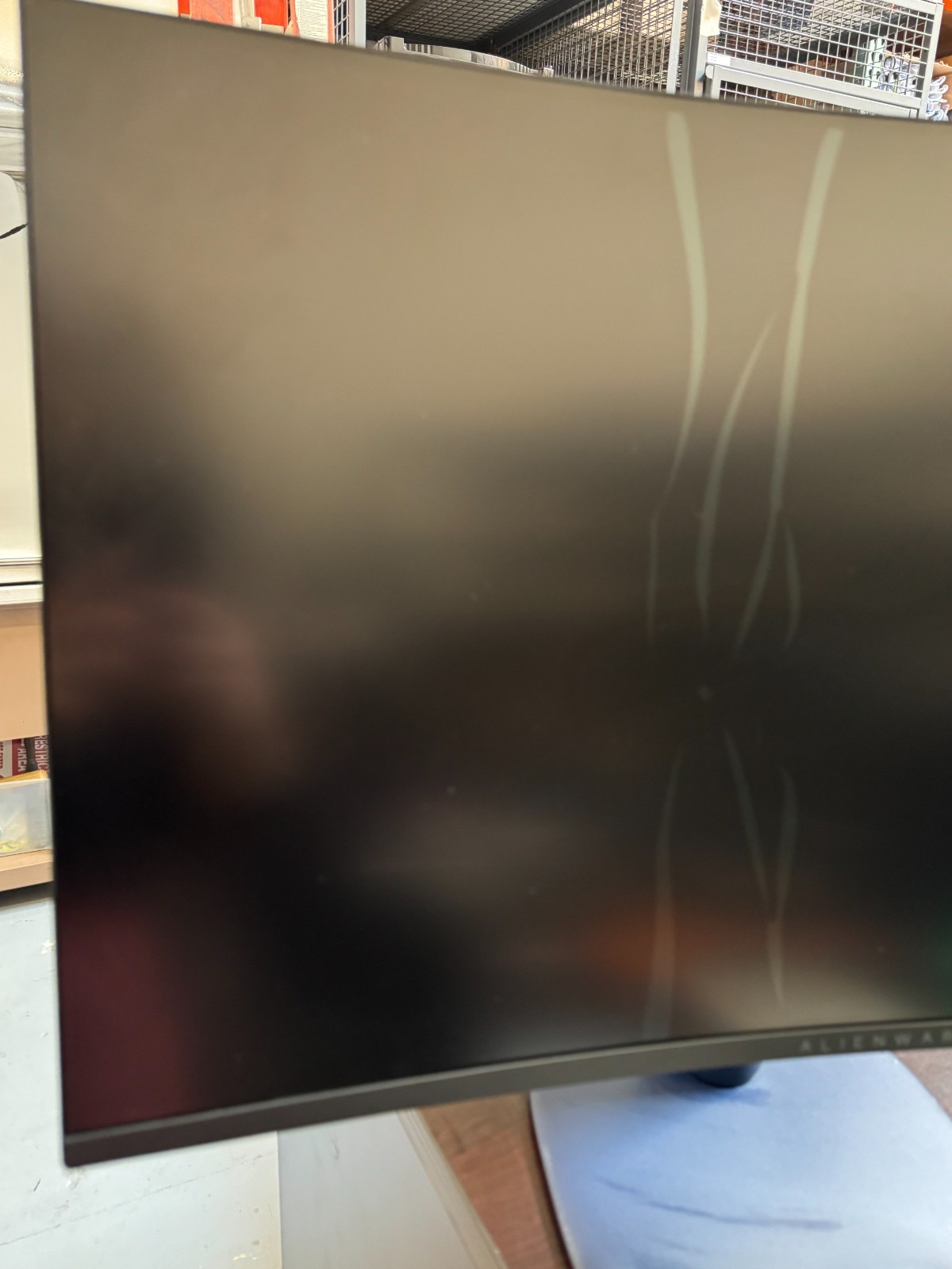 Alienware AW3225DM 32" Curved QHD 180Hz Gaming Monitor