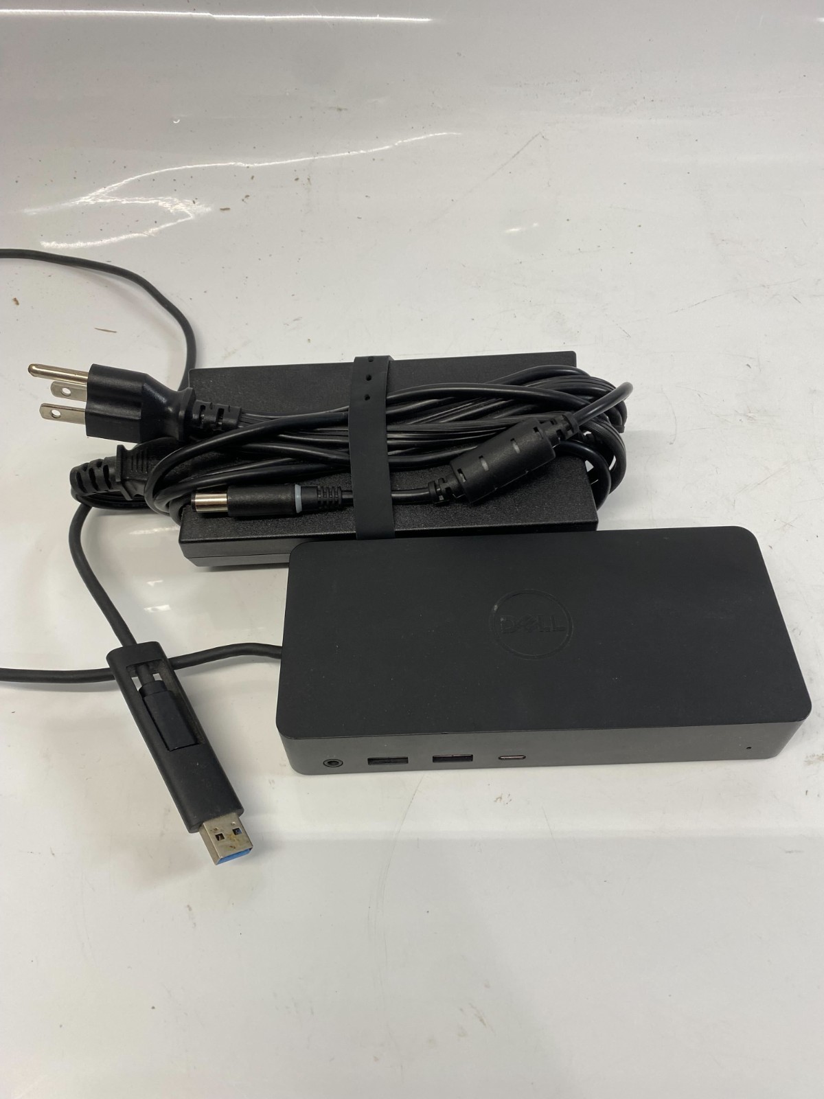 Dell D6000 Universal USB 3.0 Docking Station with 130w Power Supply Adapter