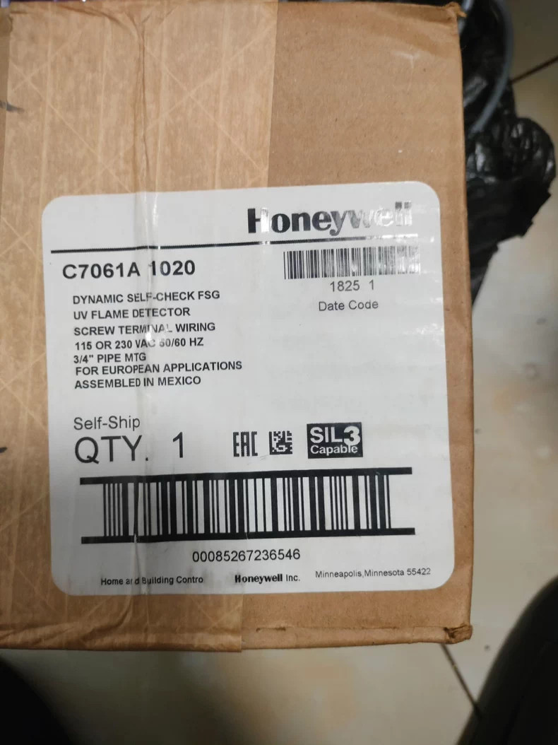 1 Pcs Brand New Honeywell C7061A1020 Flame Detector Fast shipping DHL/Fedex