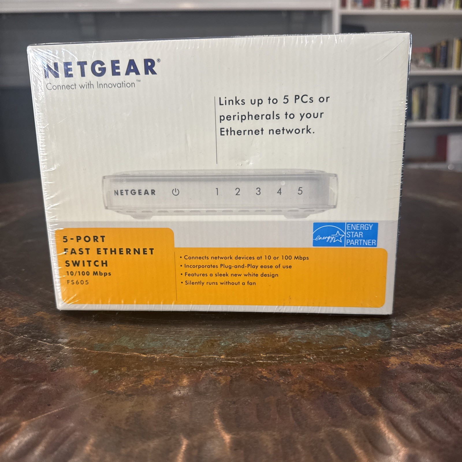 Netgear FS605v3 5-Port Gigabit Ethernet Network Switch 10/100 Switch
