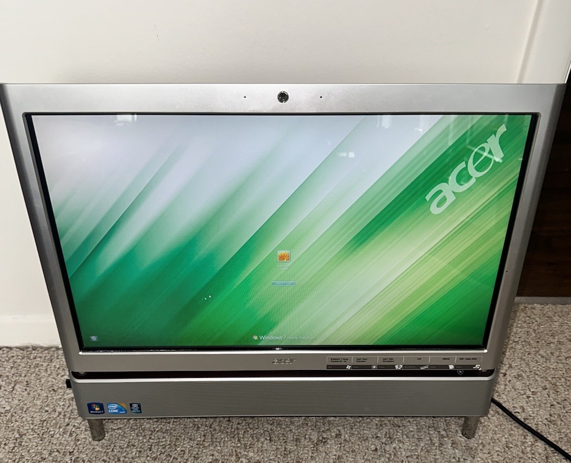 Acer Aspire Z5700 23" All-in-One Desktop  4GB DDR3 RAM, 1TB  WORKS