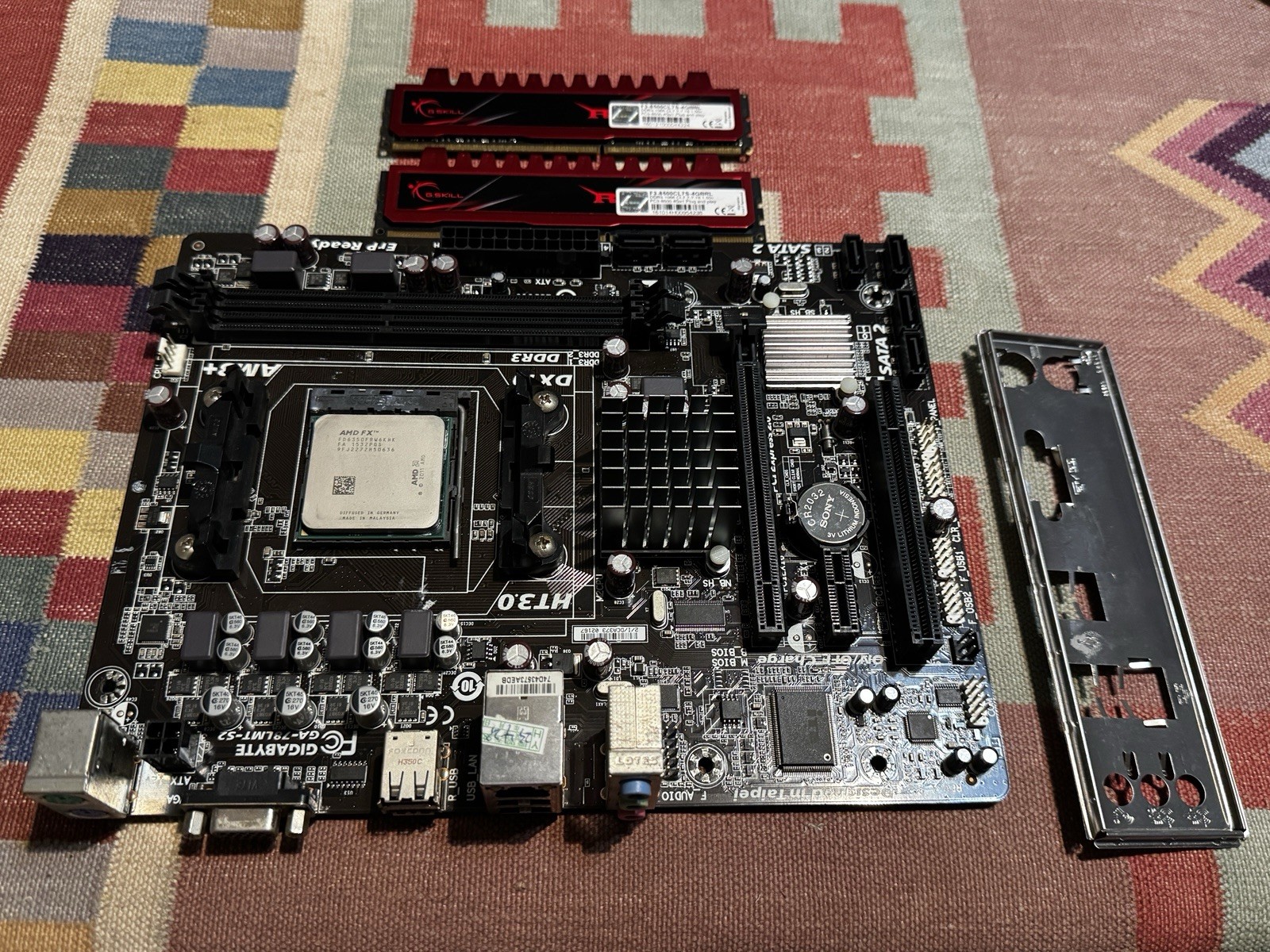 Gigabyte GA-78LMT-S2 AM3+ Motherboard AMD FX-6350 CPU 8GB G.Skill DDR3 I/O B1
