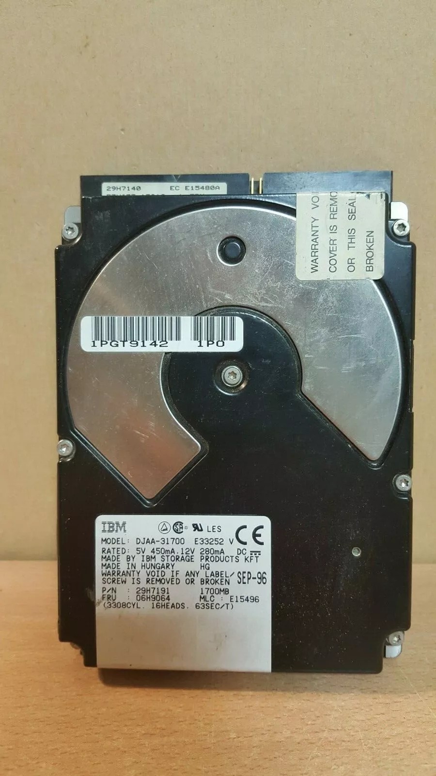 IBM DJAA-31700 3.5" IDE 1700MB Hard Disk Drive 29H7191, 06H9064, SEP-96